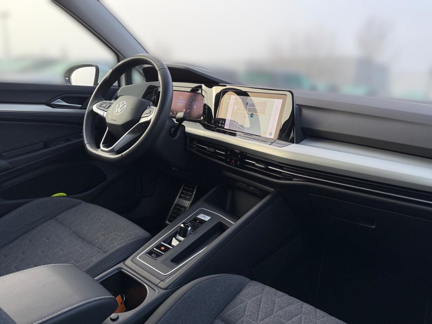 Volkswagen Golf 8 VIII Move 1.5 eTSI - Samsaru's Car Outlet