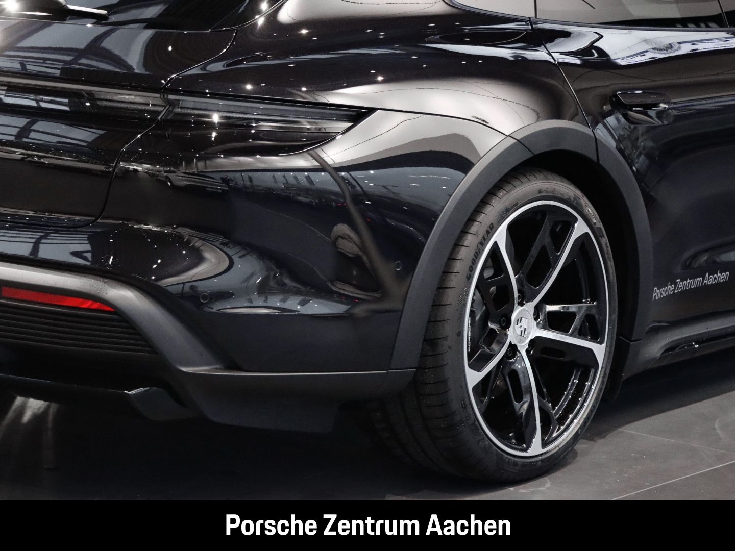 Porsche Taycan 4 Cross Turismo Surround-View LED-Matrix