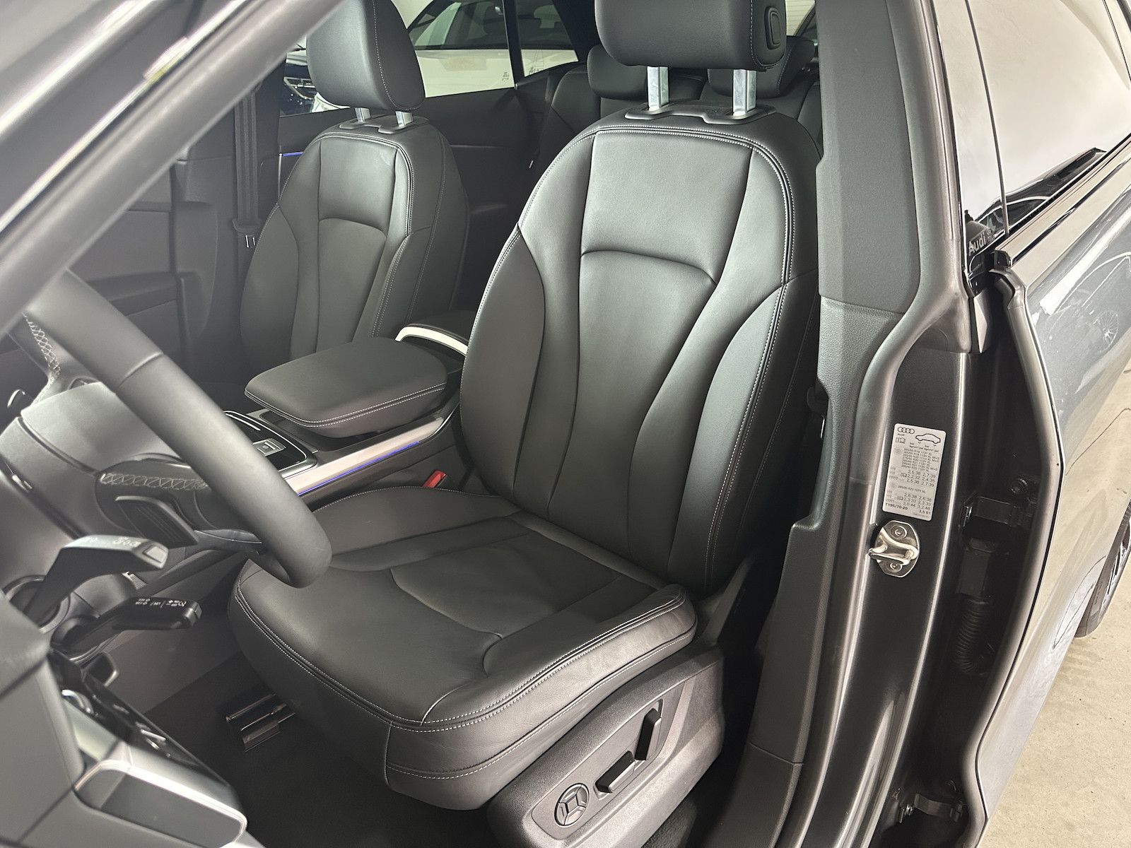 Audi Q8 45 Tdi quattro S Line - Samsaru's Car Outlet