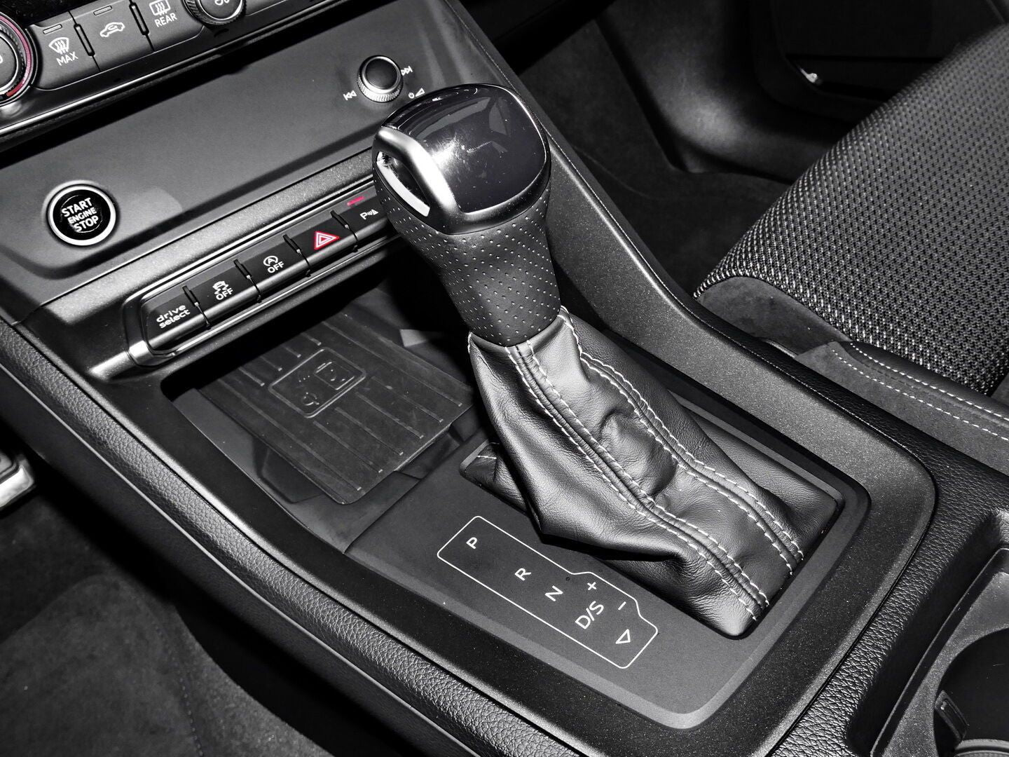 Audi Q3 45 TFSI quattro S line - Samsaru's Car Outlet