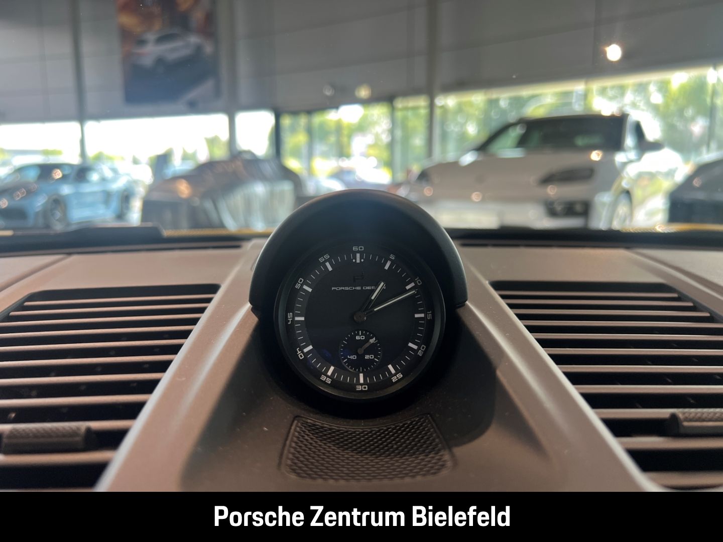 Porsche 992 911 Carrera 4 GTS Cabrio HA-Lenkung LED BOSE