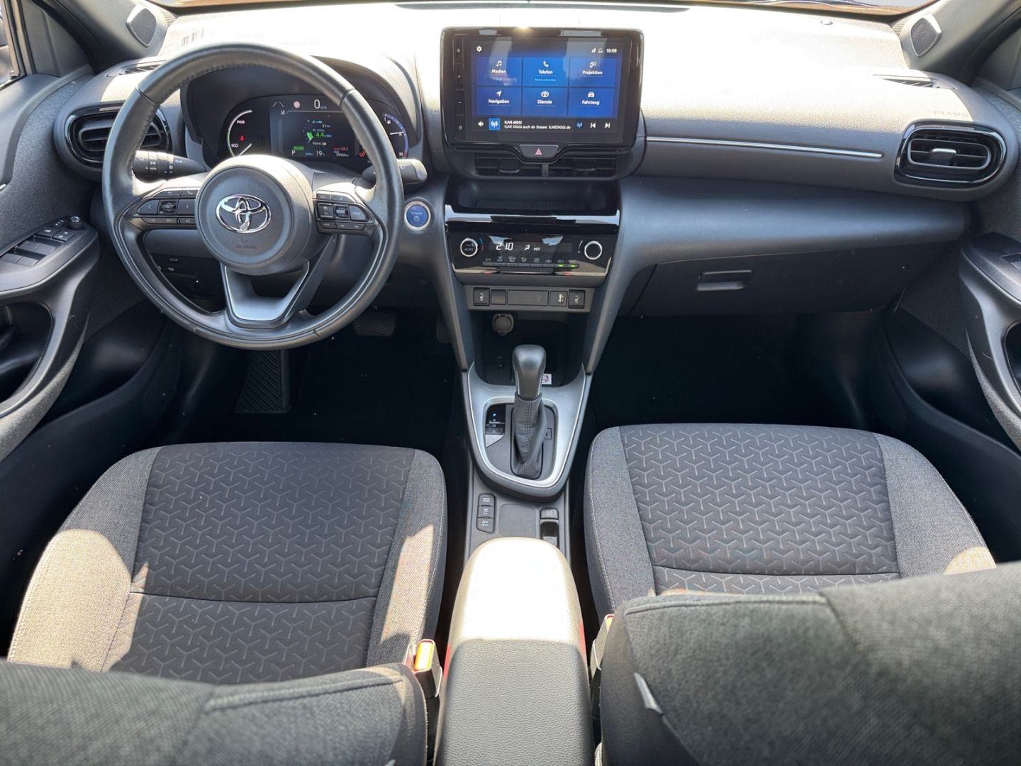 Toyota Yaris Cross Hybrid 1.5 Team D *Matrix*CAM*el Hec