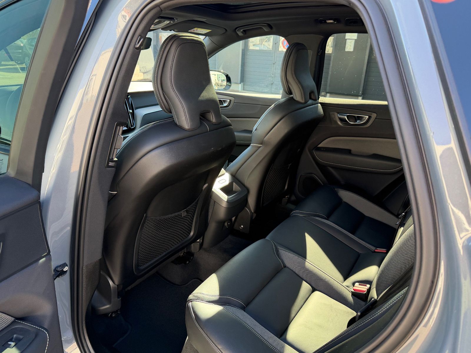 Volvo XC60 B4 B Plus Dark*H&K*360°*PANO*AHK*STHZG*