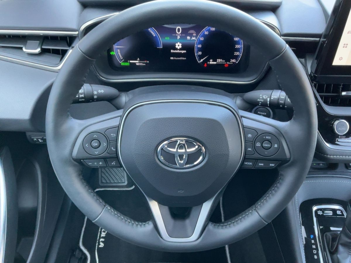 Toyota Corolla 1.8 Hybrid TEAM D LED+NAV+ACC+RFK+SHZ