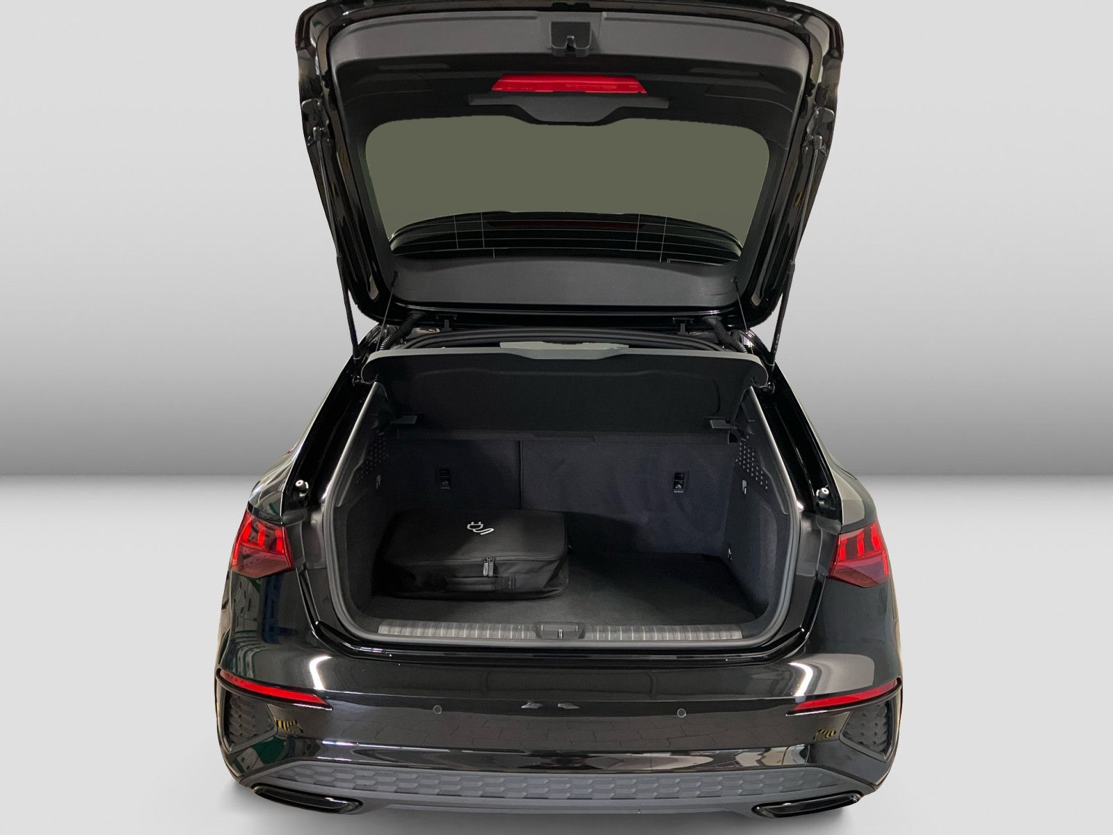 Audi A3 Sportback 45 TFSIe S line - Samsaru's Car Outlet