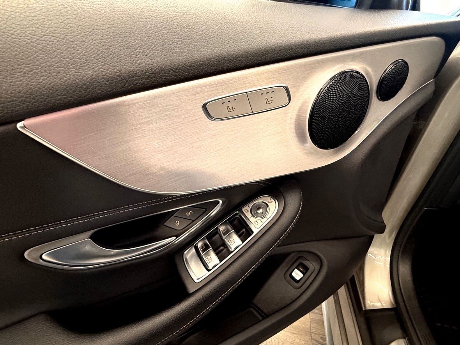 Mercedes-Benz C 200 Cabrio AMG - Samsaru's Car Outlet