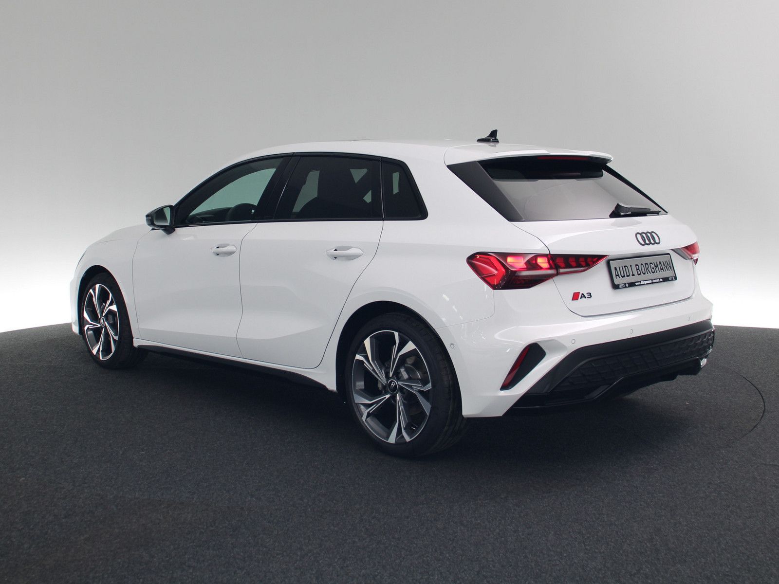 Audi A3 Sportback 35 TFSI S line - Samsaru's Car Outlet