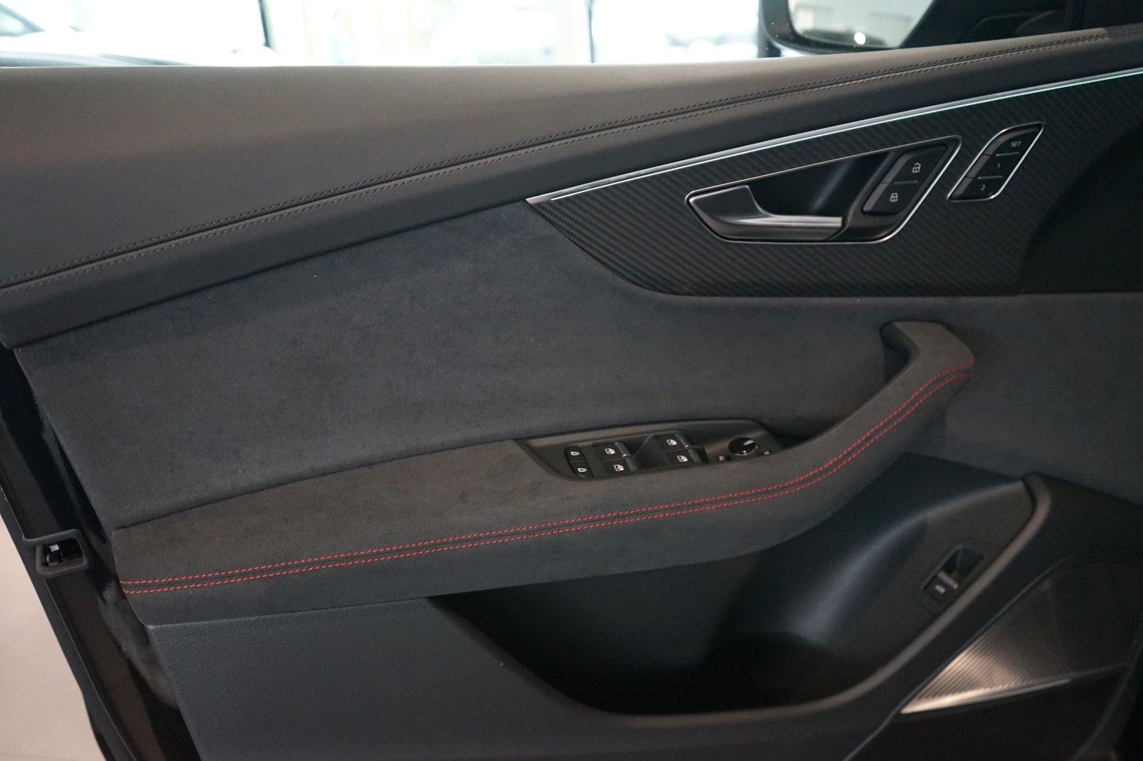 Audi RSQ8 performance | B&O Advanced | Carbon | 305