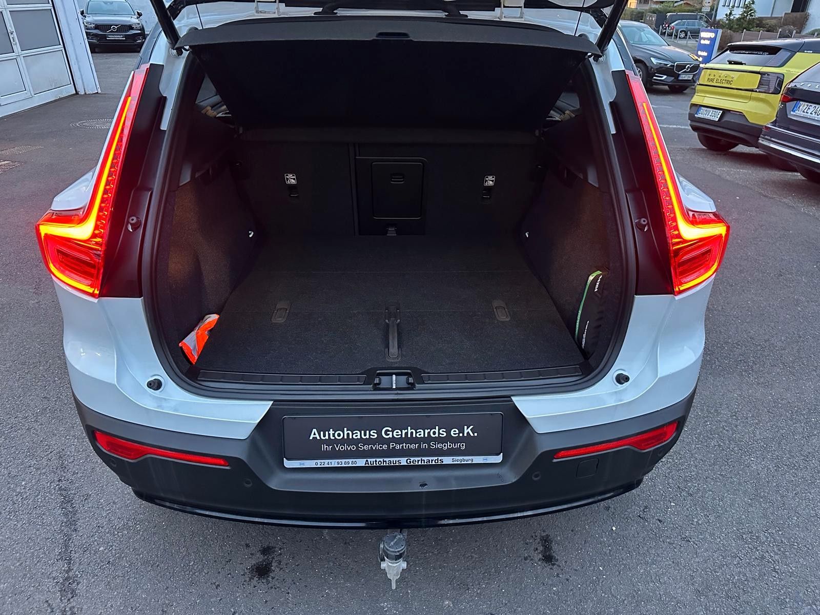 Volvo XC40 Twin AWD Ultimate AHK,Pano,360°,BLIS,ACC