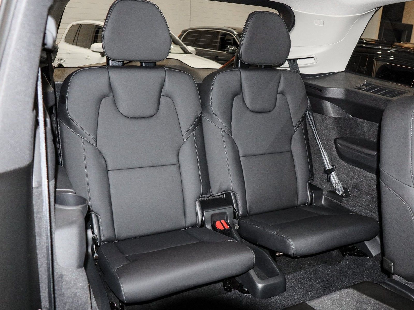 Volvo XC90 T8 AWD Recharge Reskin Plus Dark NP:95.340,