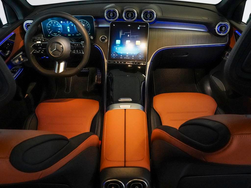 Mercedes-Benz GLC 300 AMG-NIGHT-DISTRONIC-PANO-AHK-UVP 96.400,