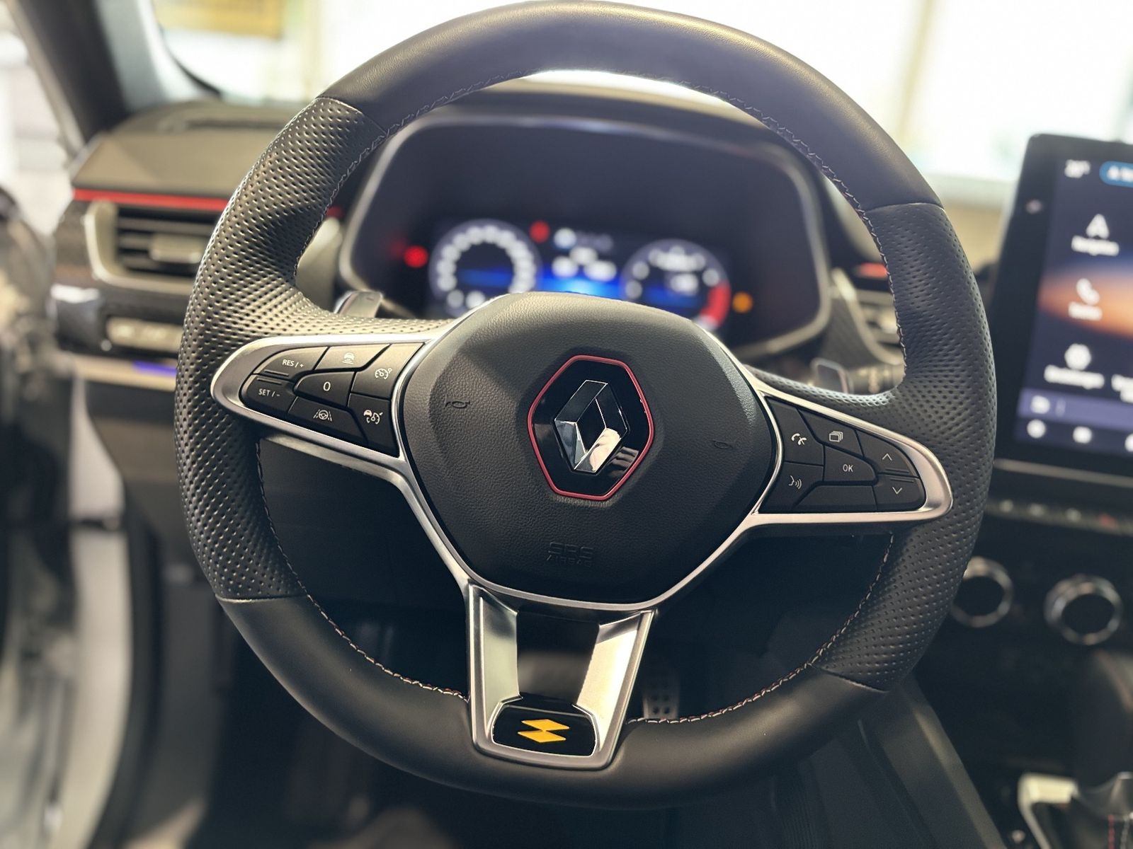 Renault Arkana R.S. LINE TCe 160PS - Samsaru's Car Outlet