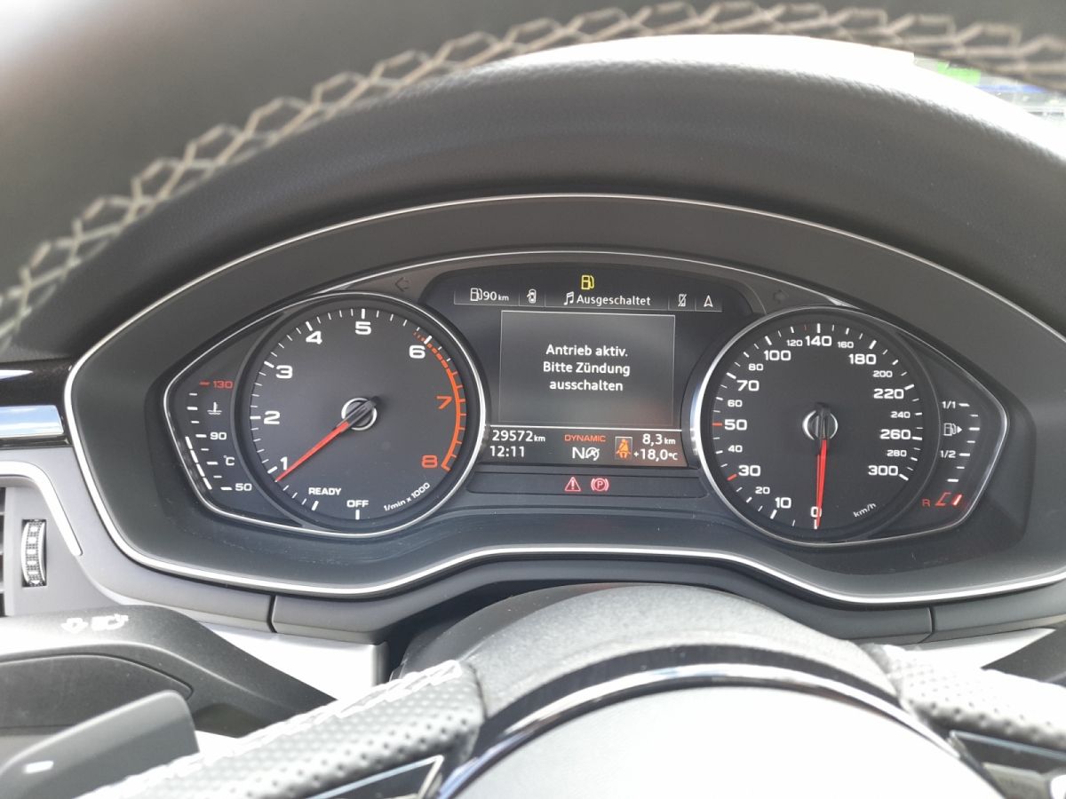 Audi A4 Avant 40 TFSI quattro S-Line - Samsaru's Car Outlet