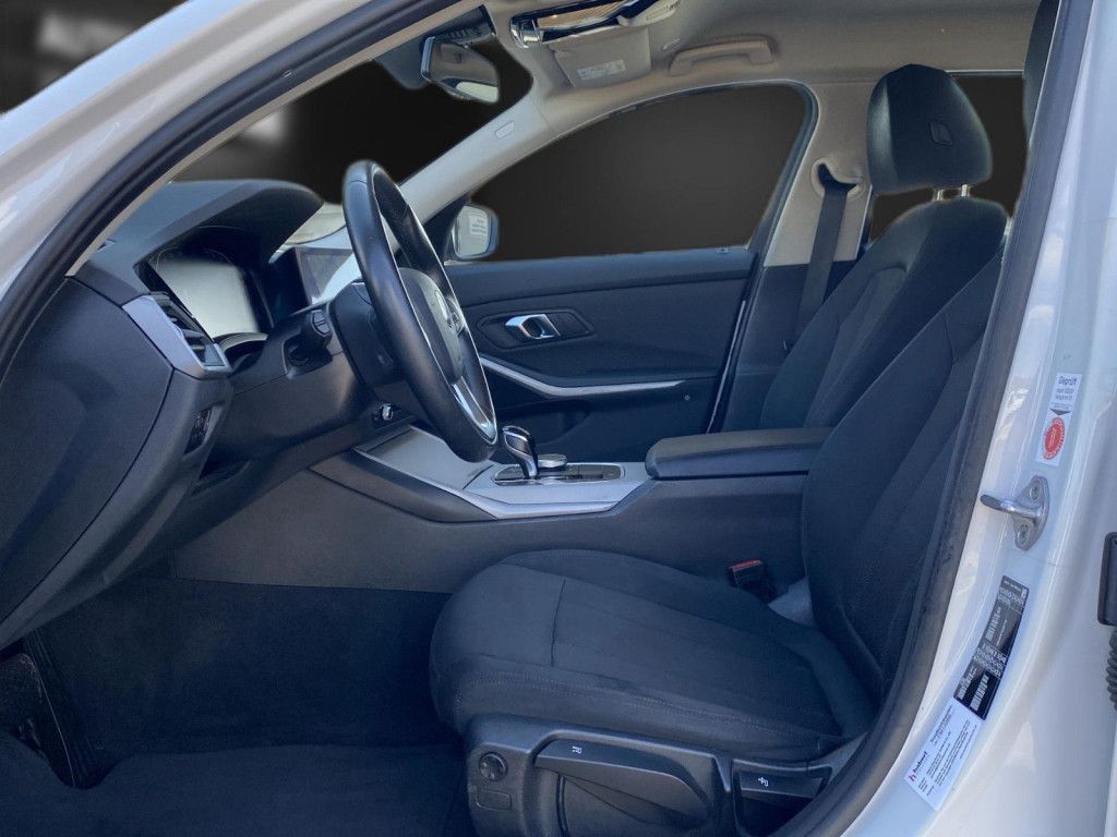 BMW 320 d LiveCockpit - Samsaru's Car Outlet