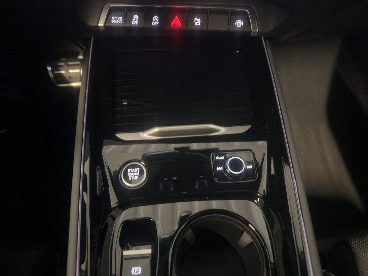 Audi Q3 TFSI S tronic 2xS LINE/TECH-PRO/LM20/AHK