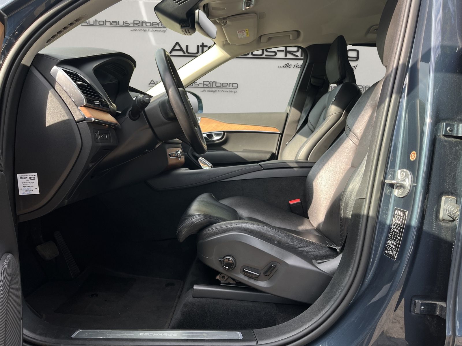 Volvo XC90 Plus Bright 8G Recharge Plug-In Hybrid AWD