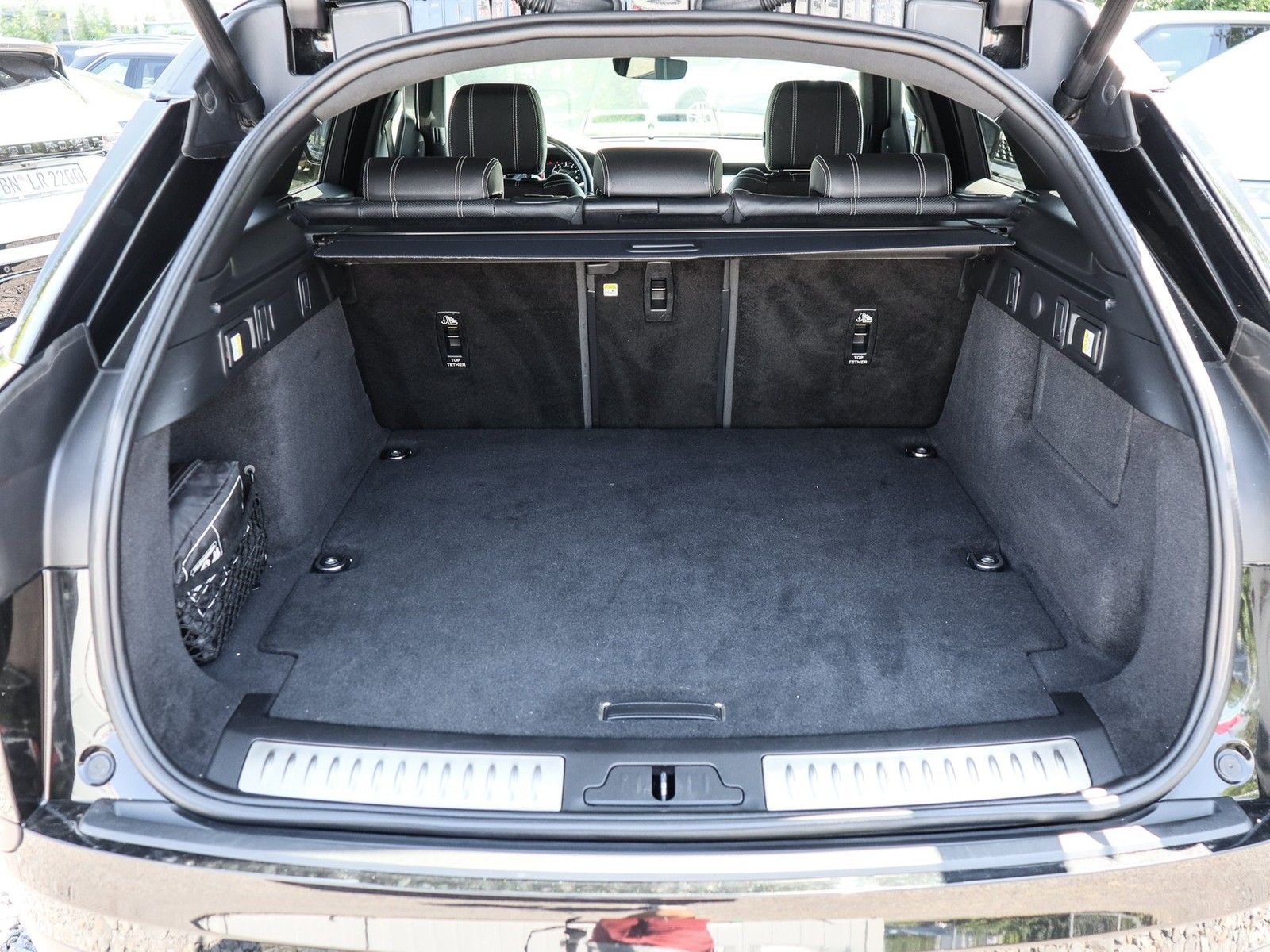 Range Rover Velar P400e Hybrid S - Samsaru's Car Outlet