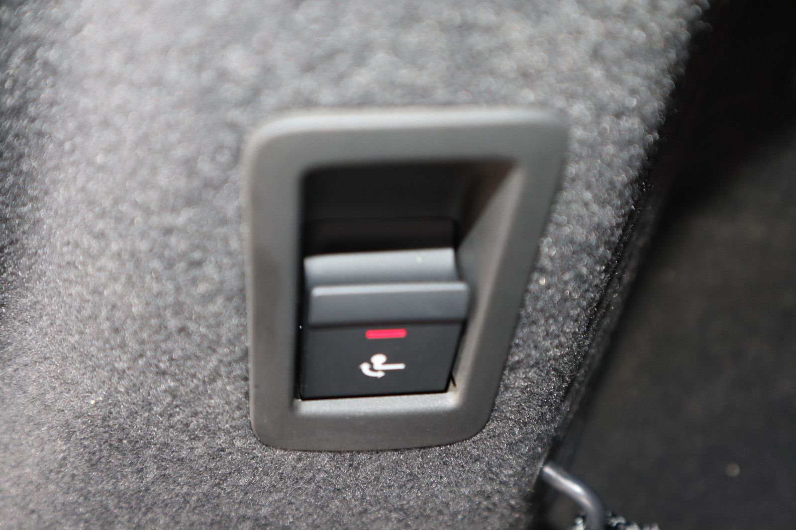 Audi A8L 60 TFSI e lang exclusive S-LINE - Samsaru's Car Outlet