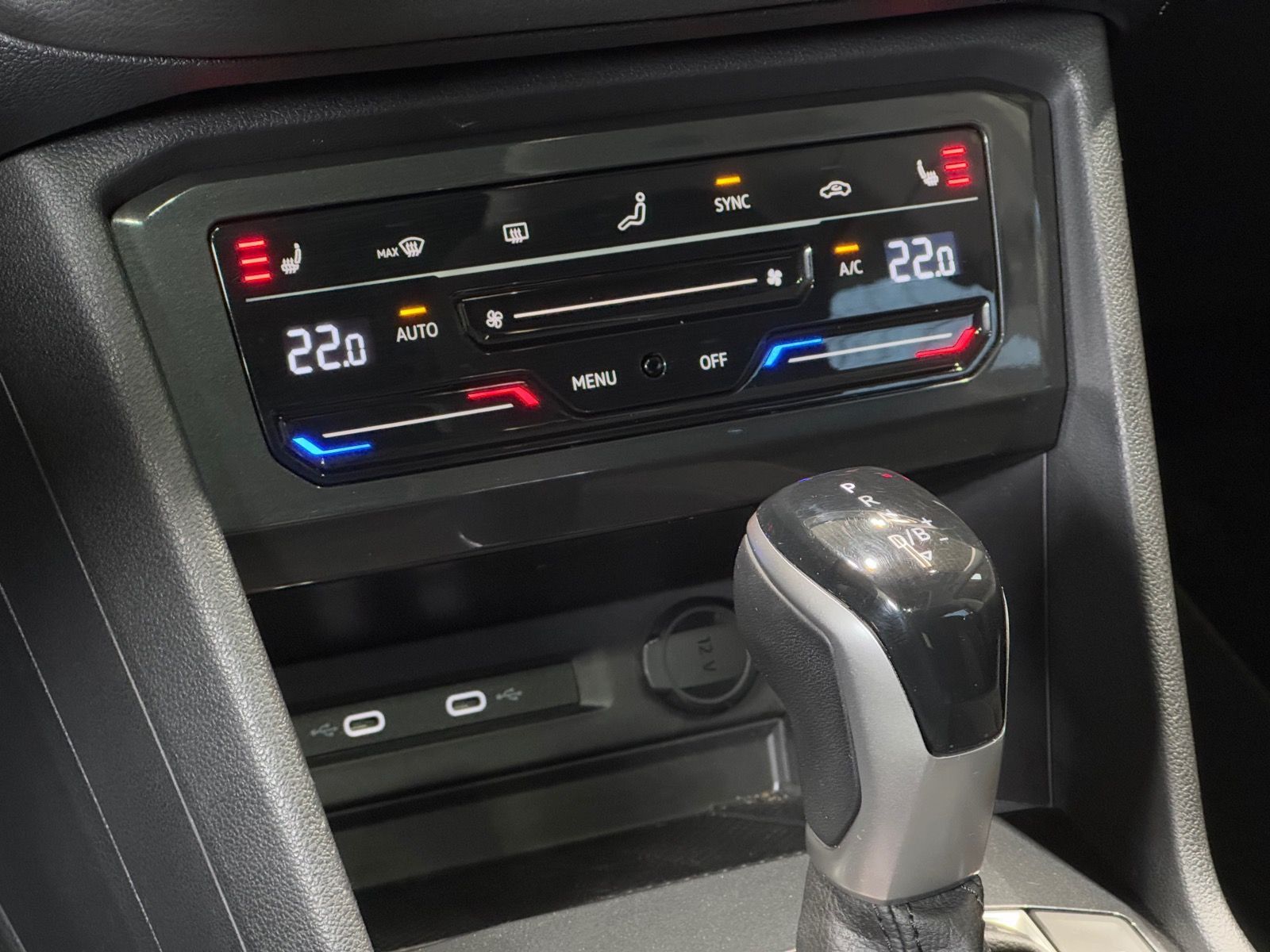 Volkswagen Tiguan Life 1.4 TSI eHybrid - Samsaru's Car Outlet