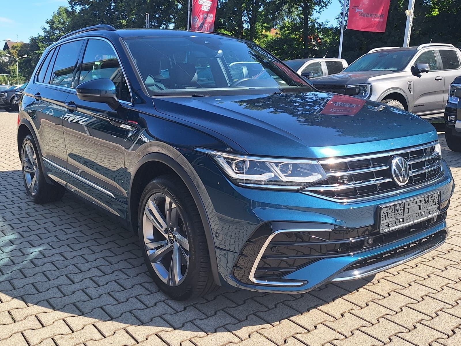 Volkswagen Tiguan R-Line 4Motion DSG - Samsaru's Car Outlet