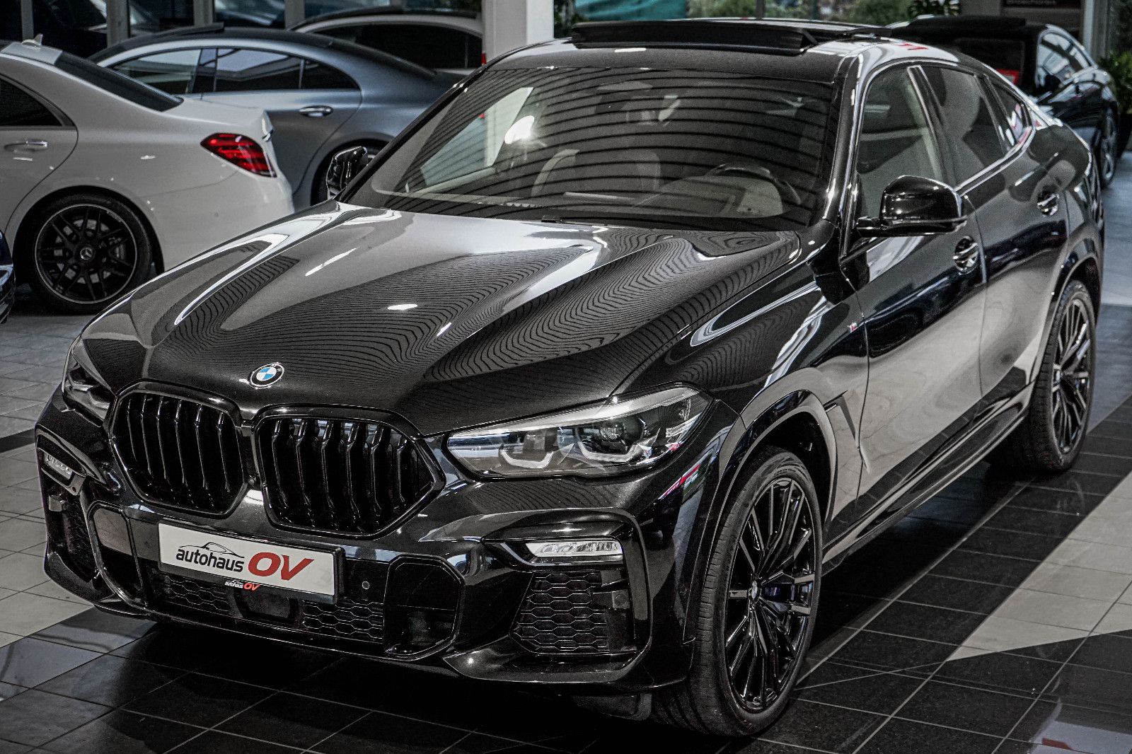 BMW X6 40xd M Sport*3xTV*Carbon*Massage*ACC*PanoSKY*
