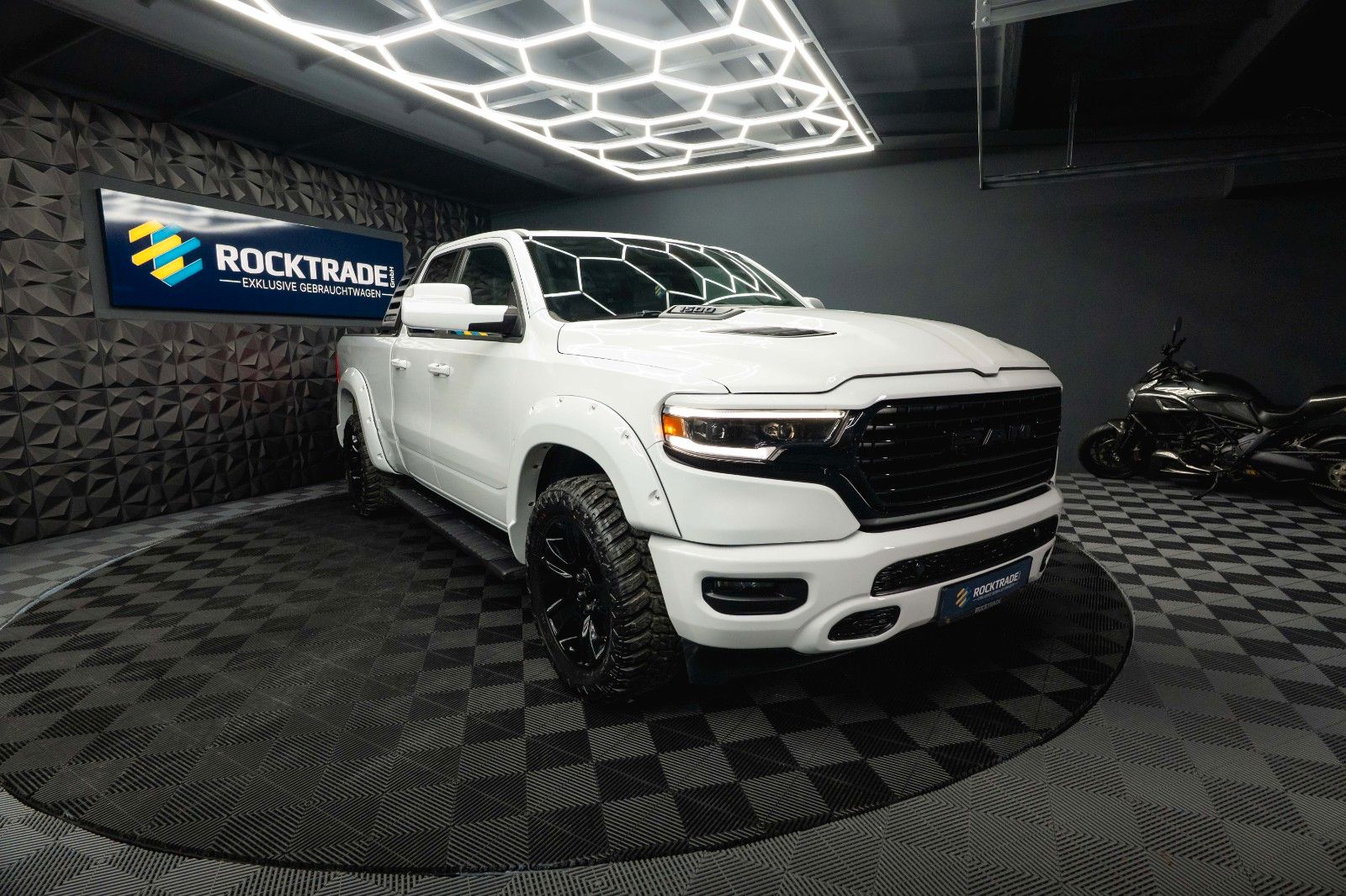 Dodge RAM 5.7 V8 HEMI 4x4 OFFROAD LONGBED Limited 19%