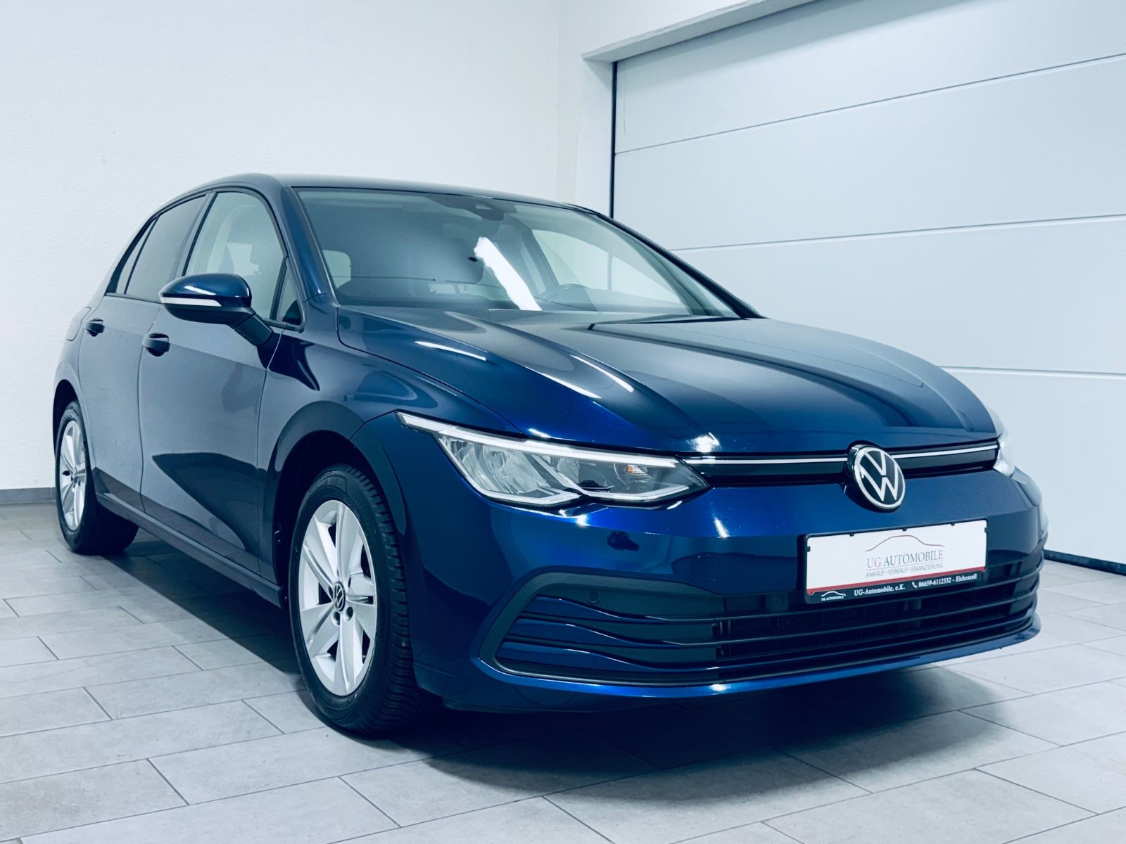 Volkswagen Golf VIII Life 2.0 TDI - Samsaru's Car Outlet
