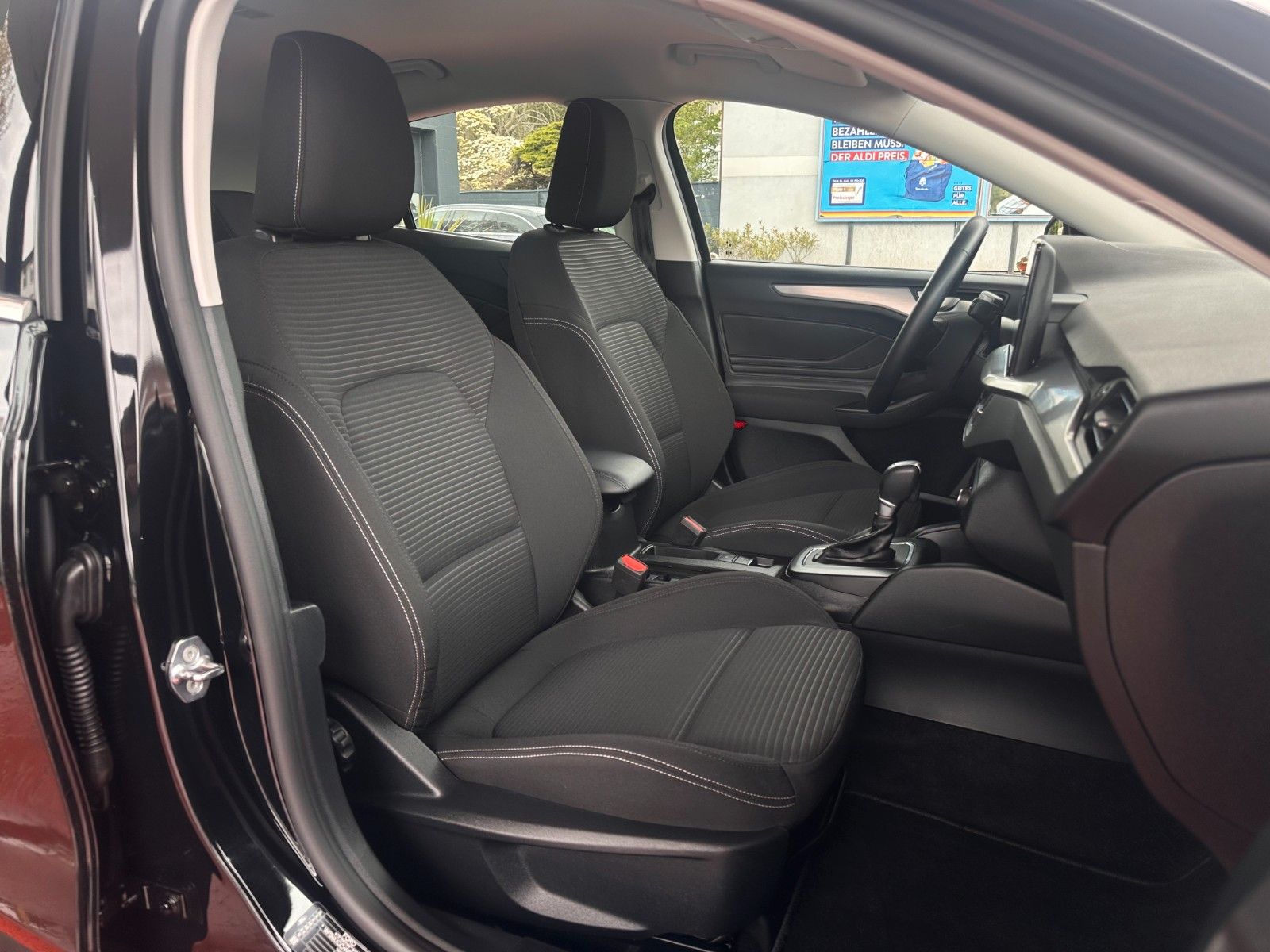 Ford Focus Lim. Titanium| Navi | LED | Assistenzpaket