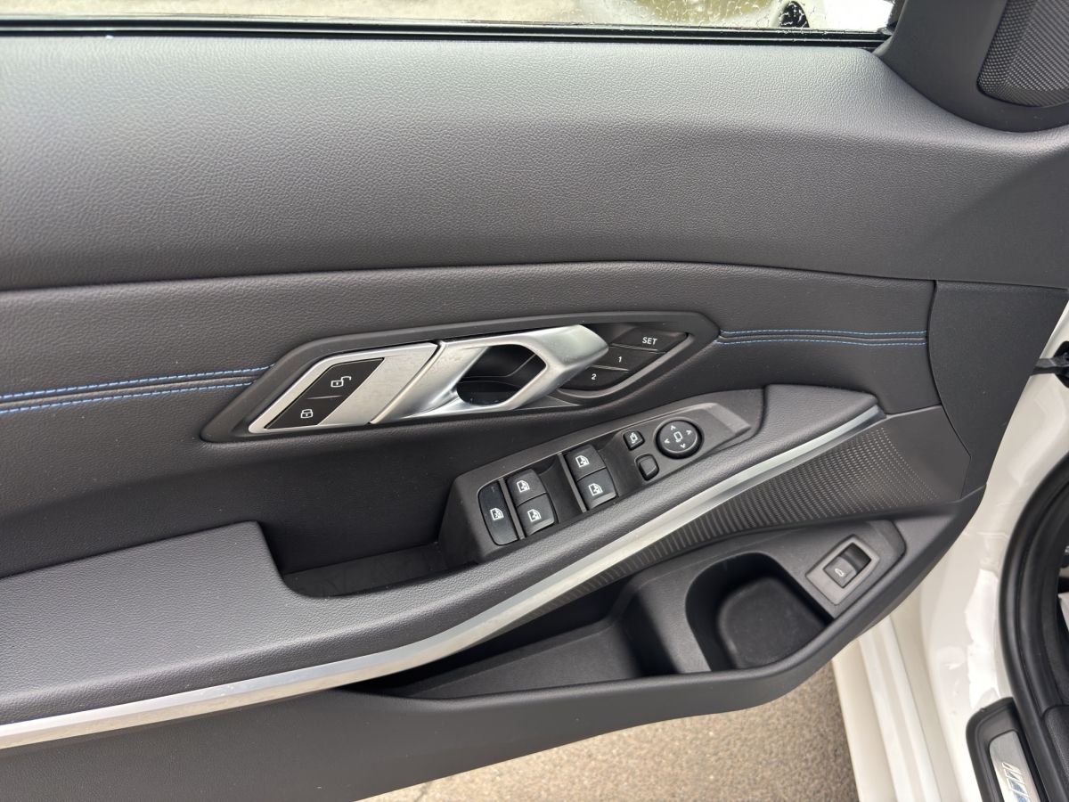BMW 320i Touring M Sport - Samsaru's Car Outlet