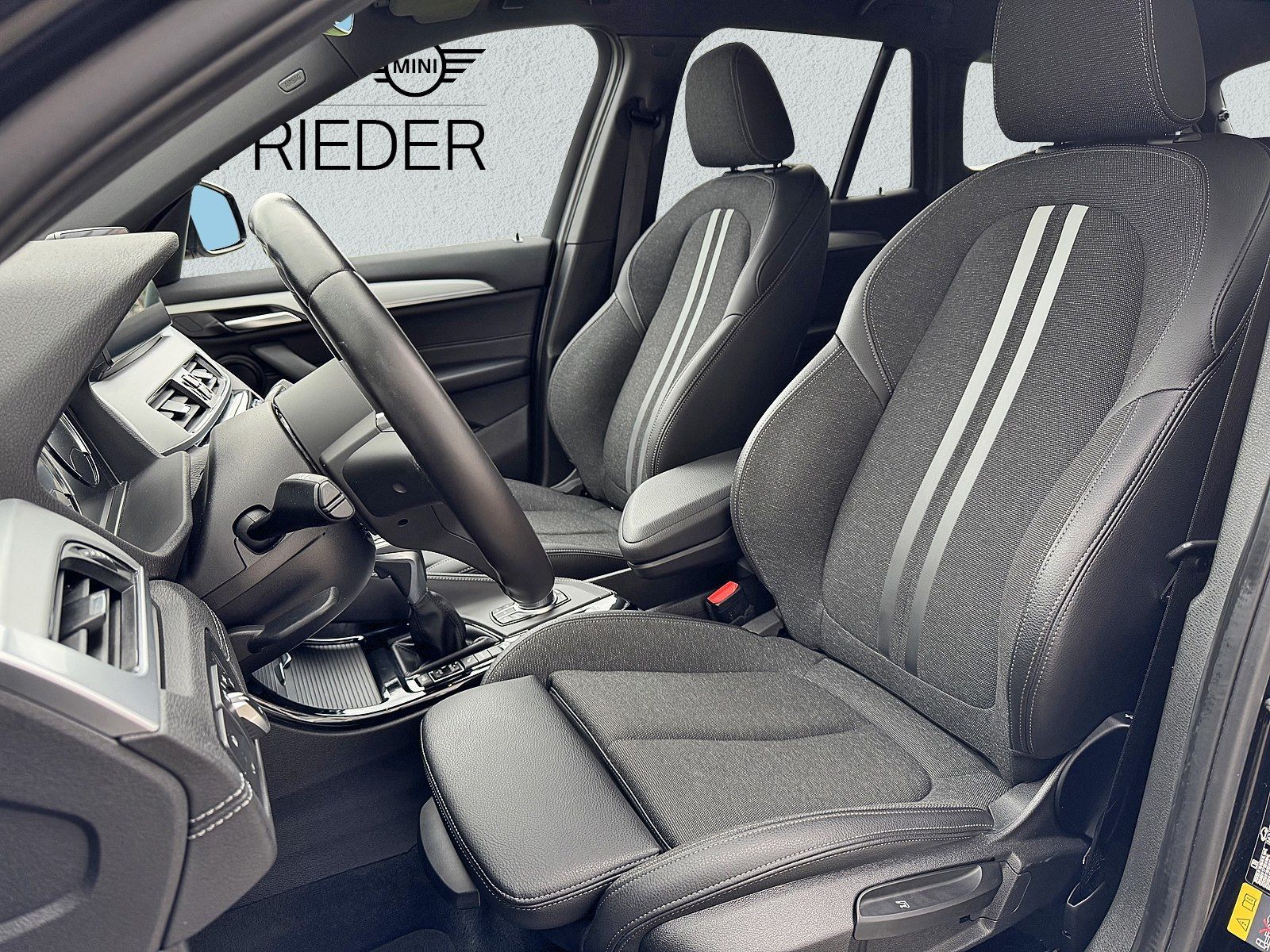 BMW X1 xDrive25e M Sportpaket - Samsaru's Car Outlet