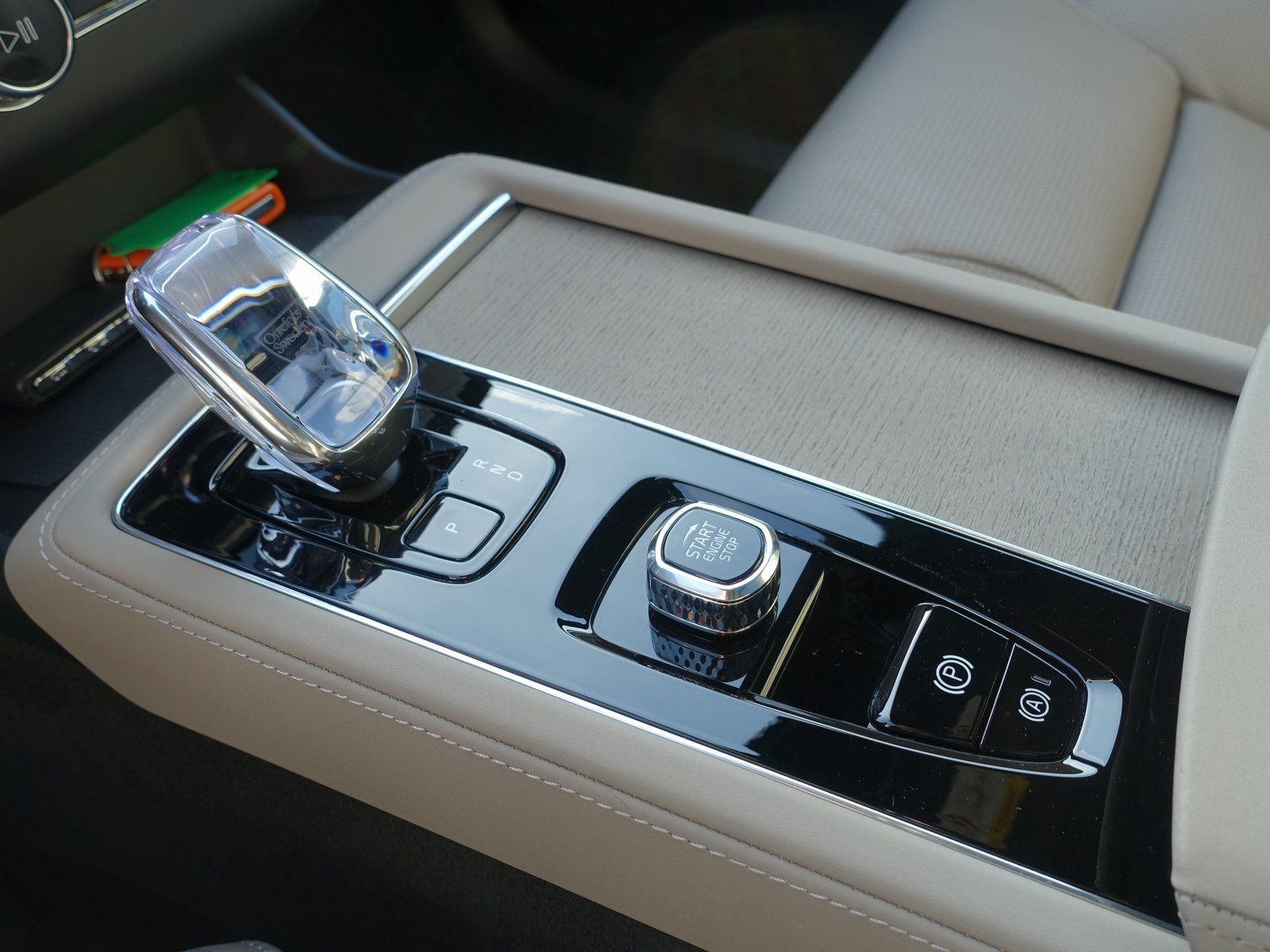 Volvo XC90 Ultra Facelift T8 AWD/B&W/22"/AHK/FourC/360