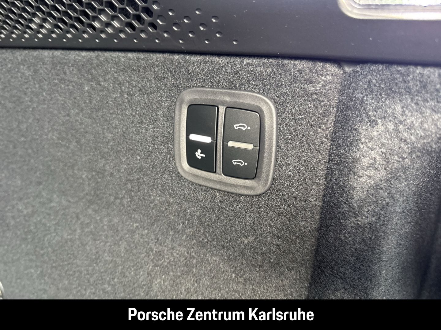 Porsche Macan 4S LED-Matrix Panoramadach Luftfederung