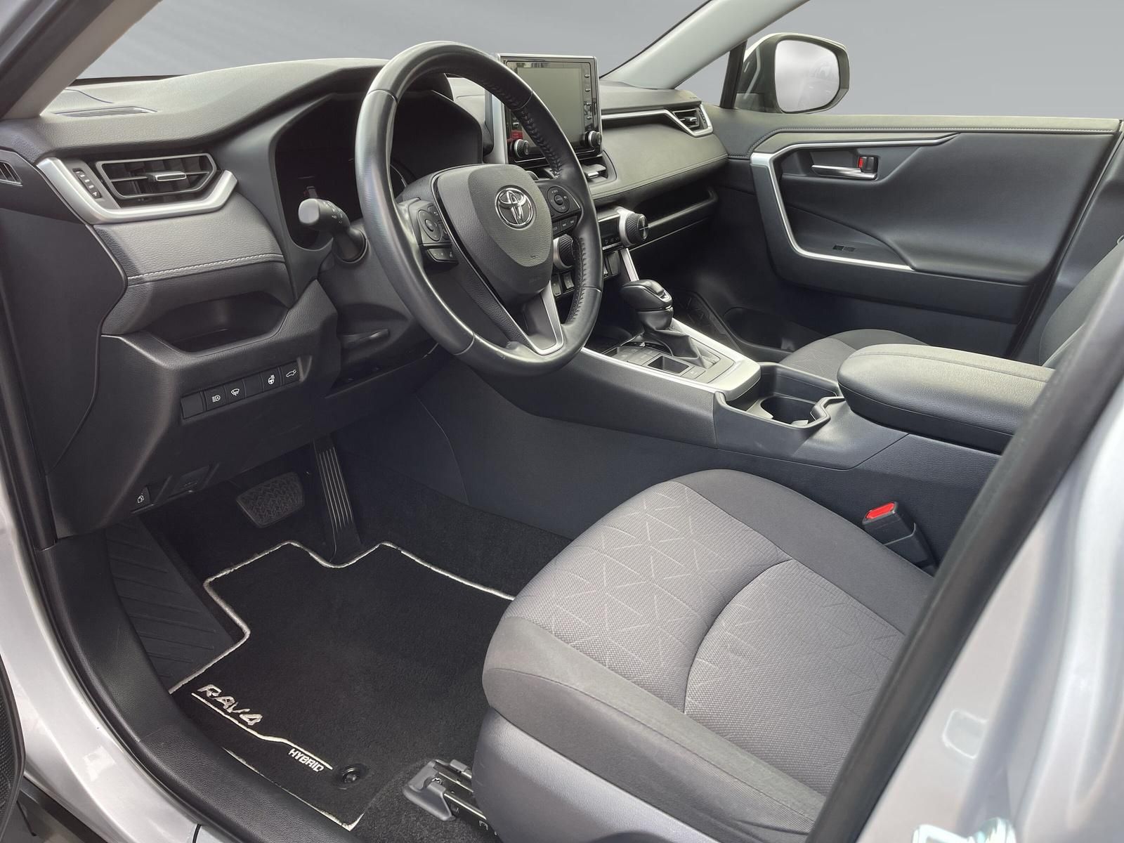 Toyota RAV4 2.5 Hybrid 4x2 - Samsaru's Car Outlet