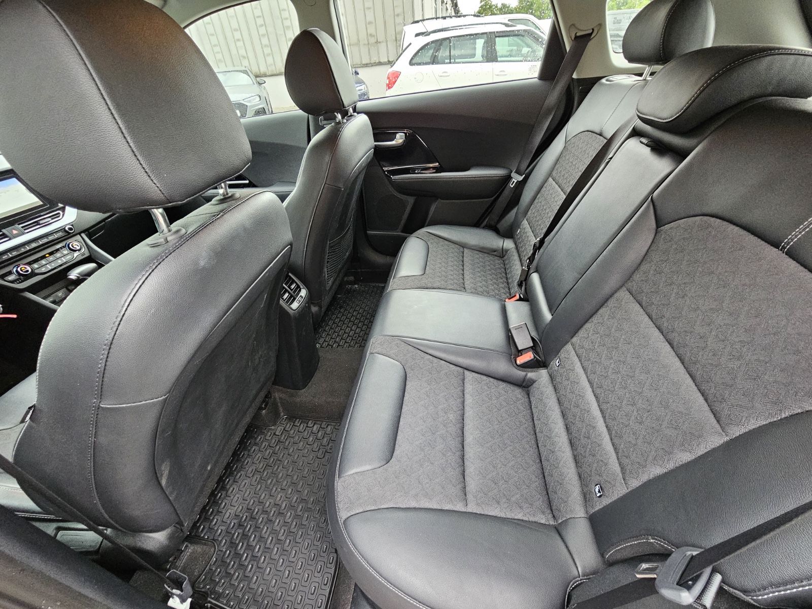 Kia Niro Vision Plug-in Hybrid - Samsaru's Car Outlet