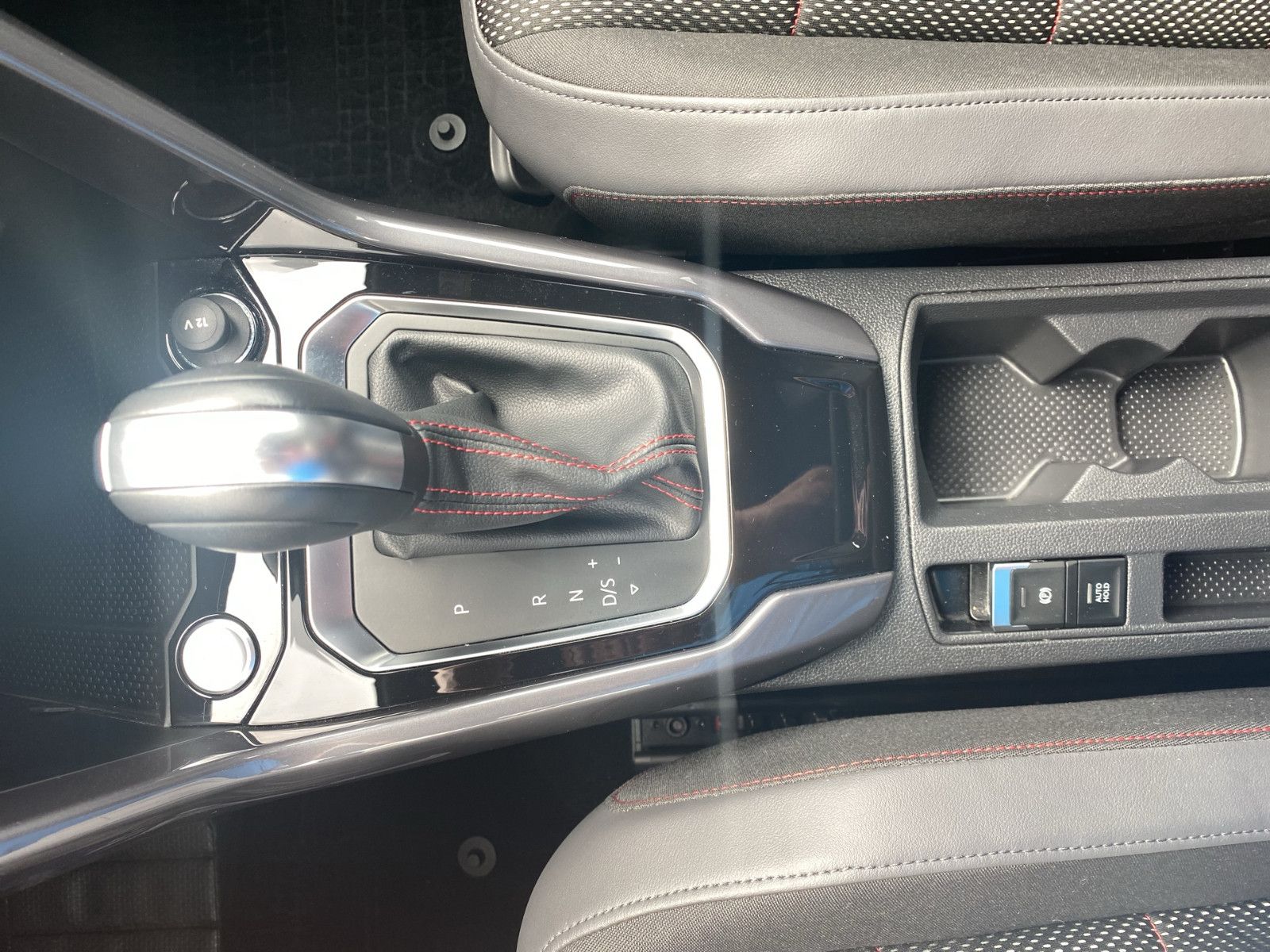 Volkswagen T-Roc Sport - Samsaru's Car Outlet