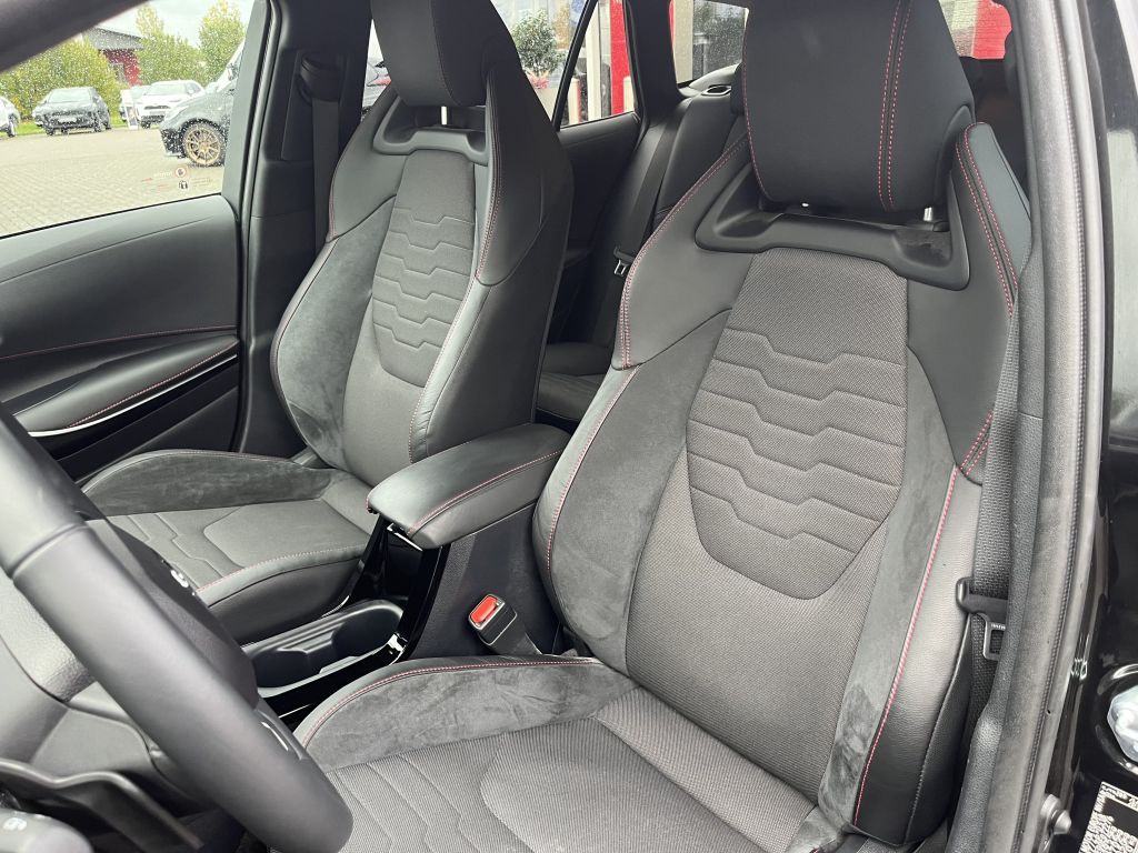 Toyota Corolla 2.0 Hybrid Touring Sports Lounge