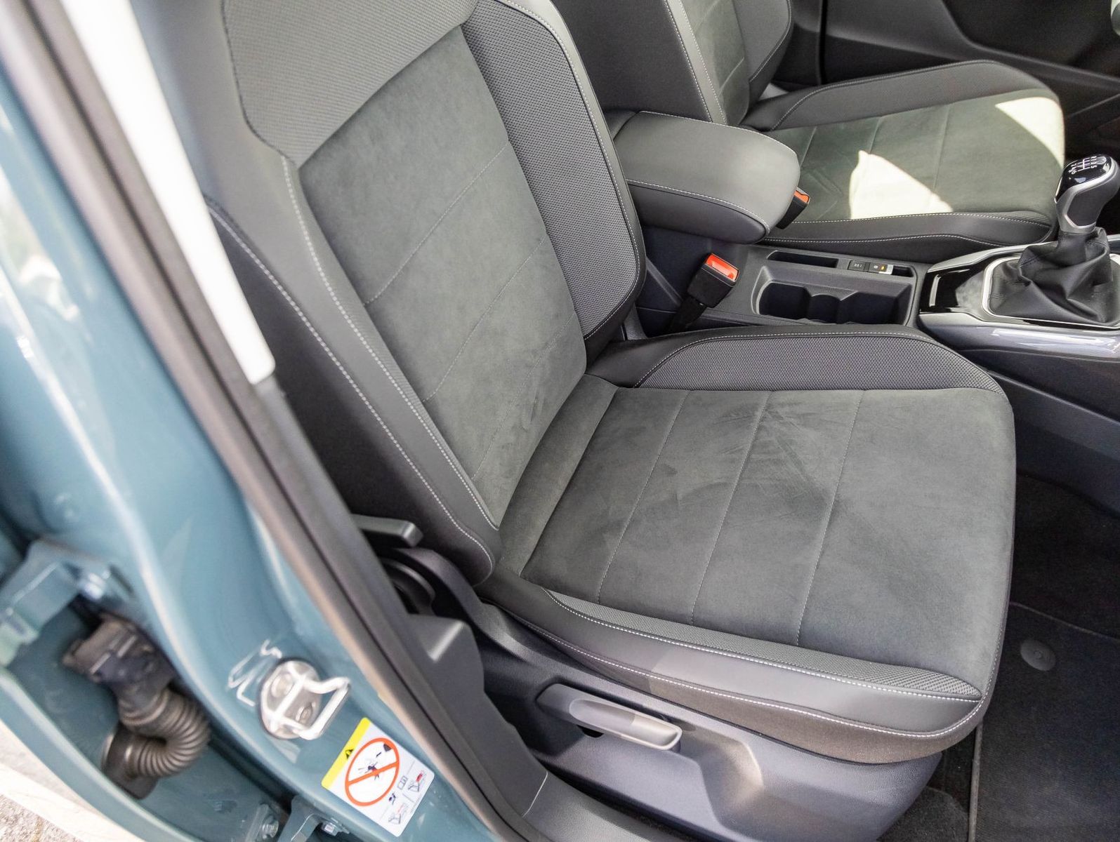Volkswagen T-ROC 1.0 TSI Style - Samsaru's Car Outlet