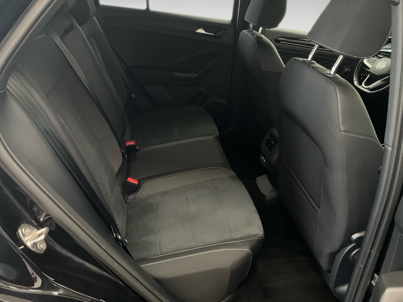 Volkswagen T-Roc STYLE BLACK 2.0TDI - Samsaru's Car Outlet
