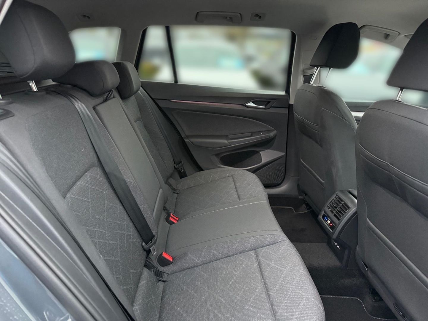 Volkswagen Golf Variant 8 VIII Life 1.0 eTSI - Samsaru's Car Outlet