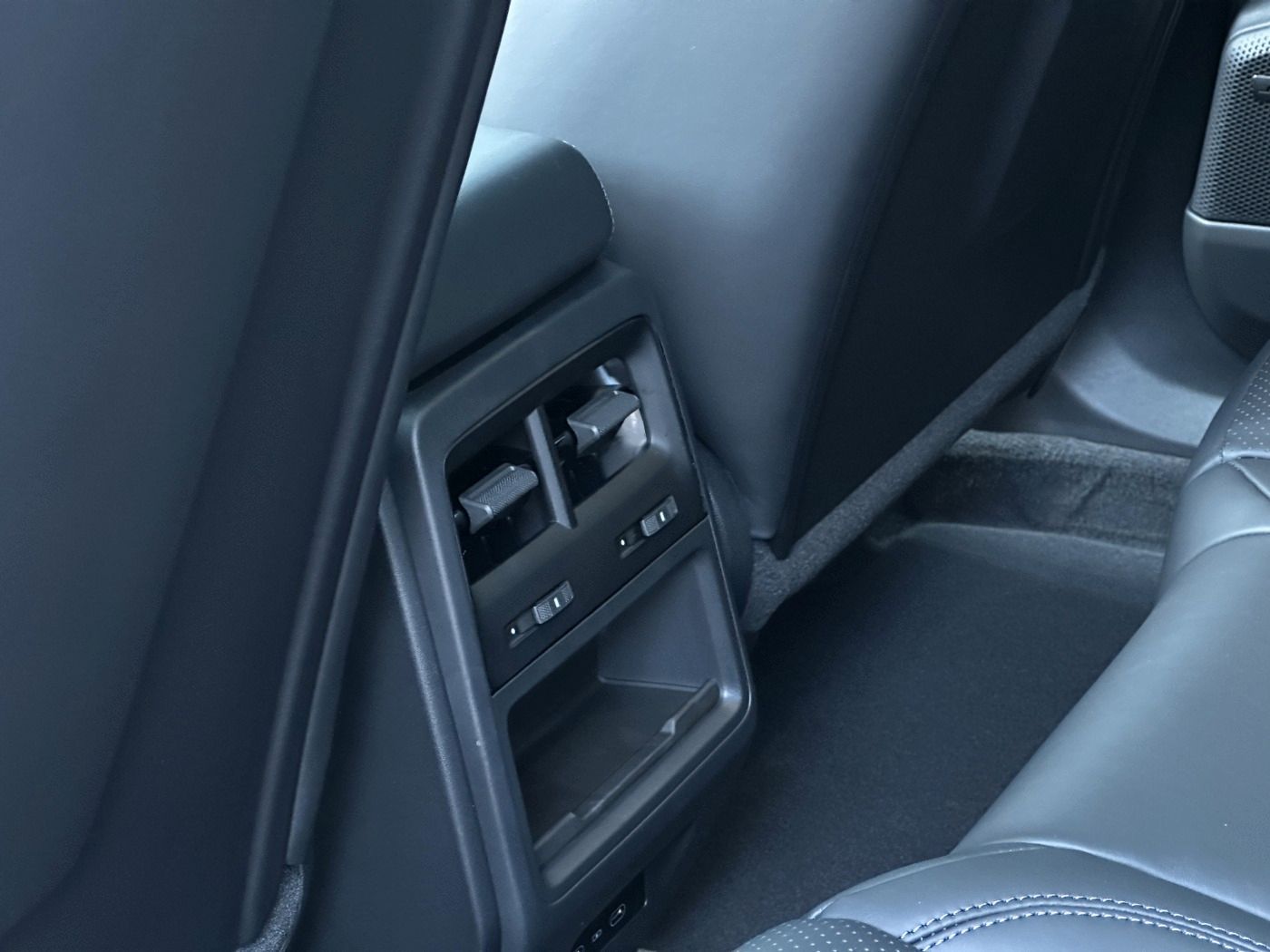 Porsche Macan - Samsaru's Car Outlet