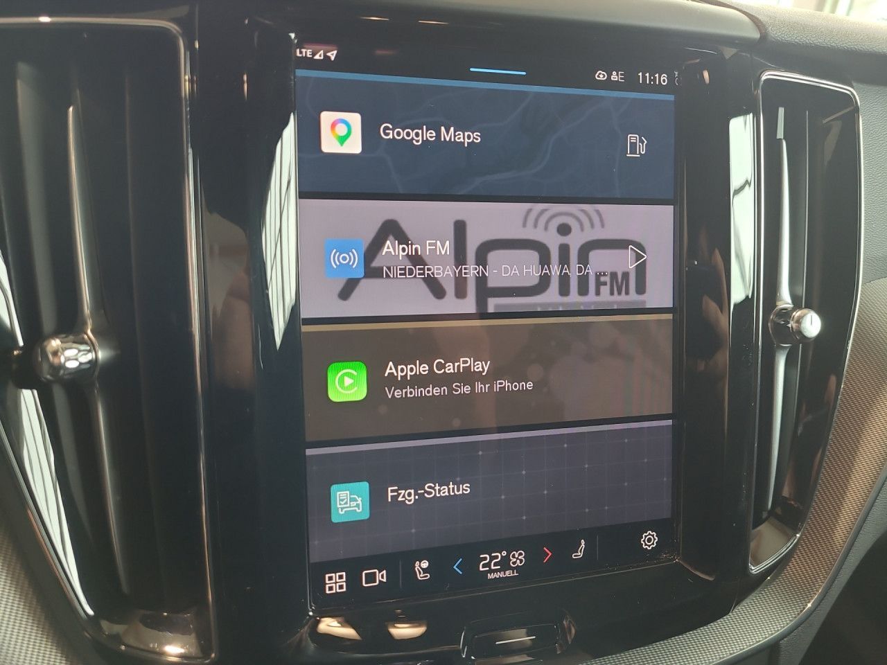 Volvo XC 60 Plus Dark AWD Bluetooth LED Klima