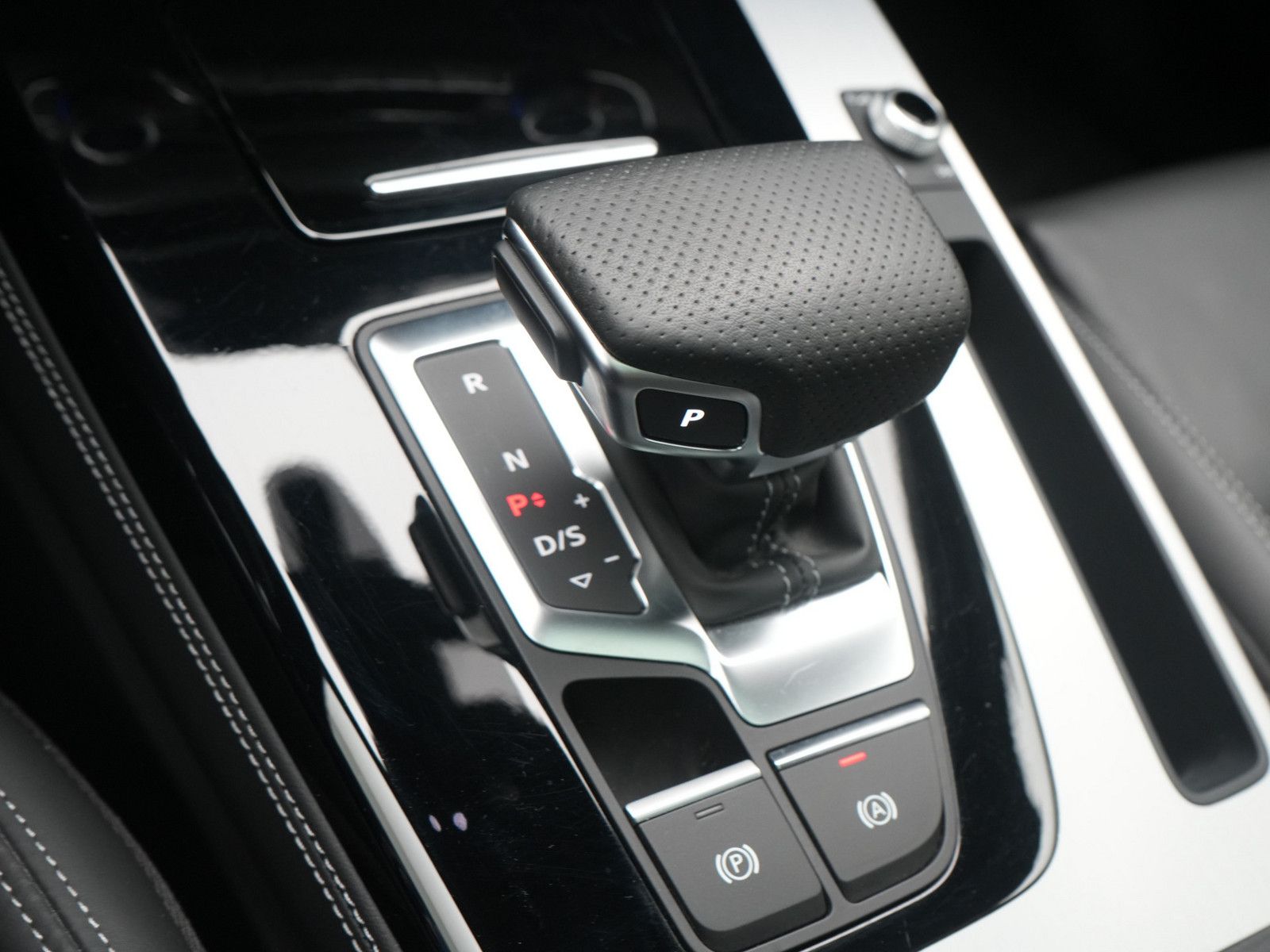 Audi Q5 55 e quattro S line PANO MATRIX AHK ACC LEDER