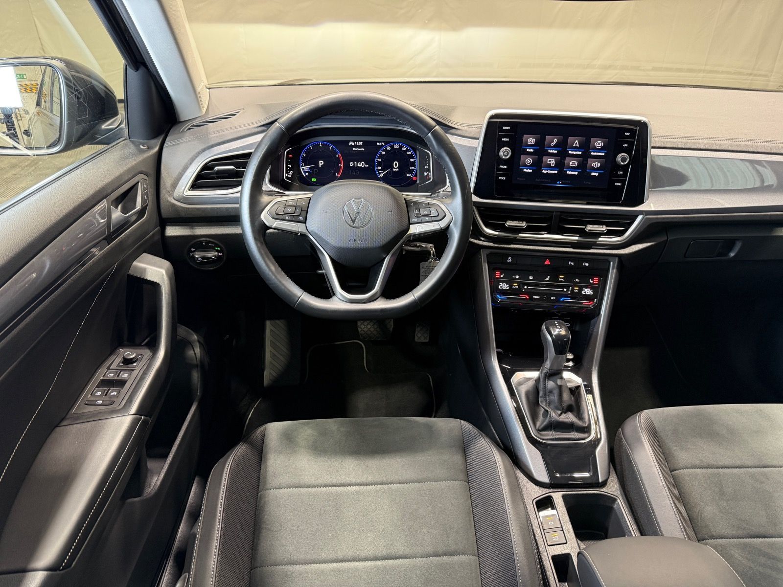 Volkswagen T-ROC Style 1.5 TSI DSG - Samsaru's Car Outlet