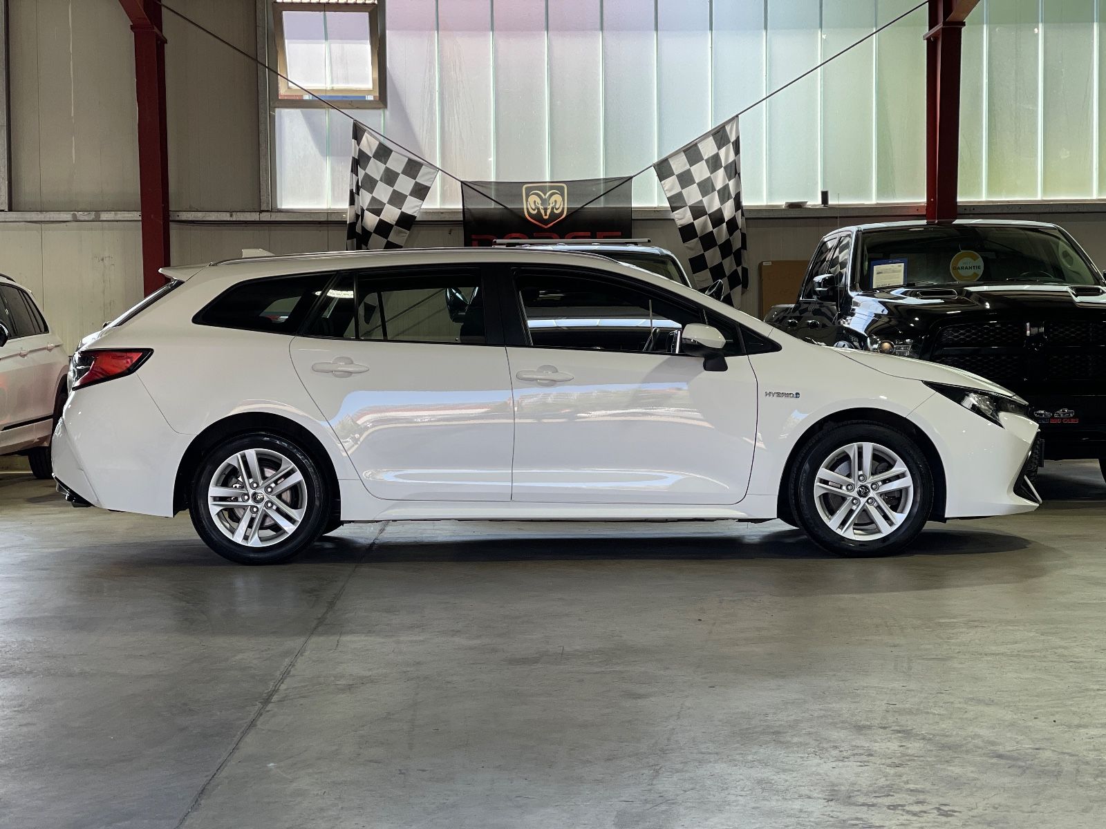 Toyota TOURING SPORTS HYBRID BUSINESS - Samsaru's Car Outlet