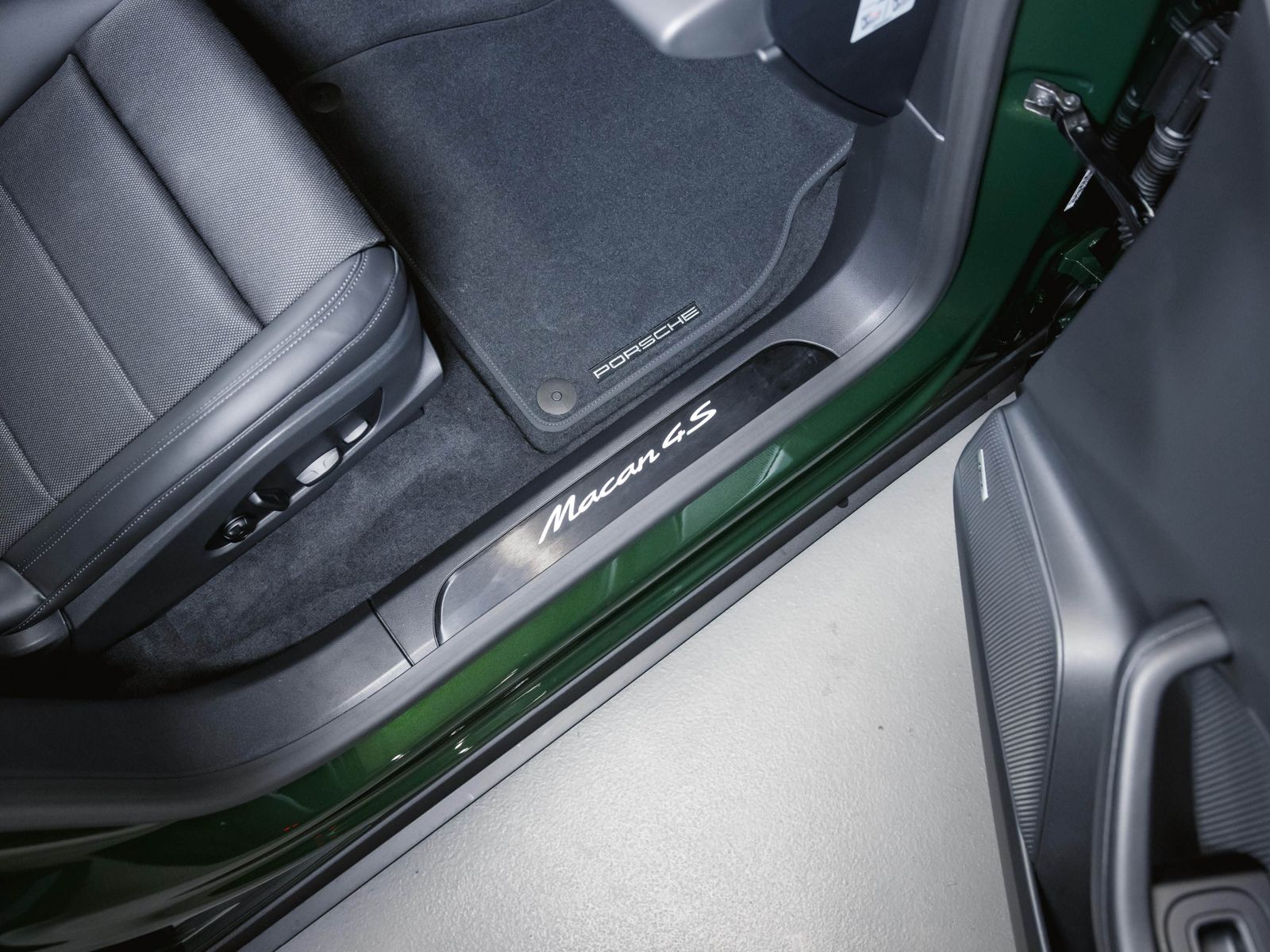 Porsche Macan 4S Electric - Samsaru's Car Outlet