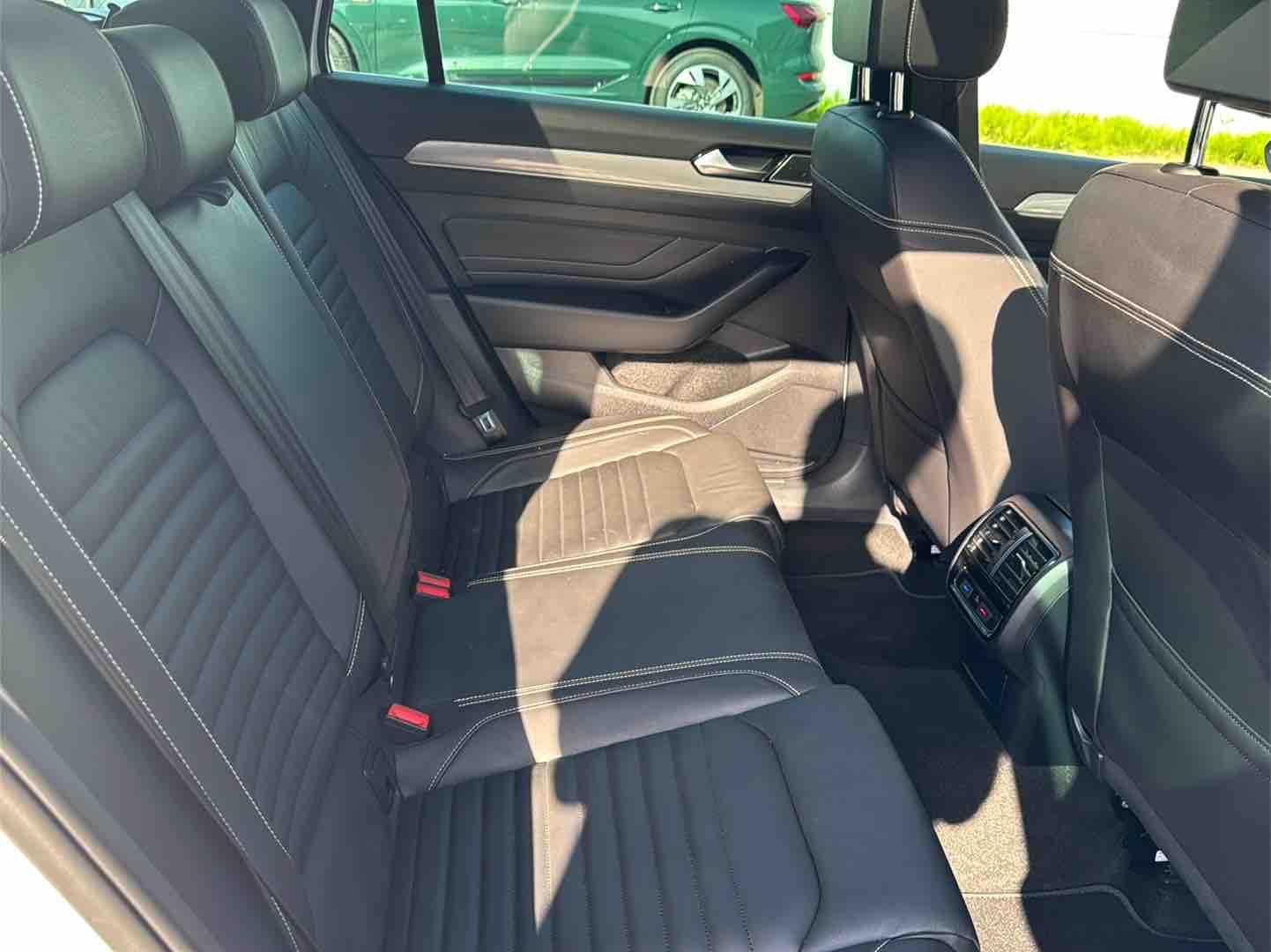 Volkswagen Passat Variant GTE - Samsaru's Car Outlet
