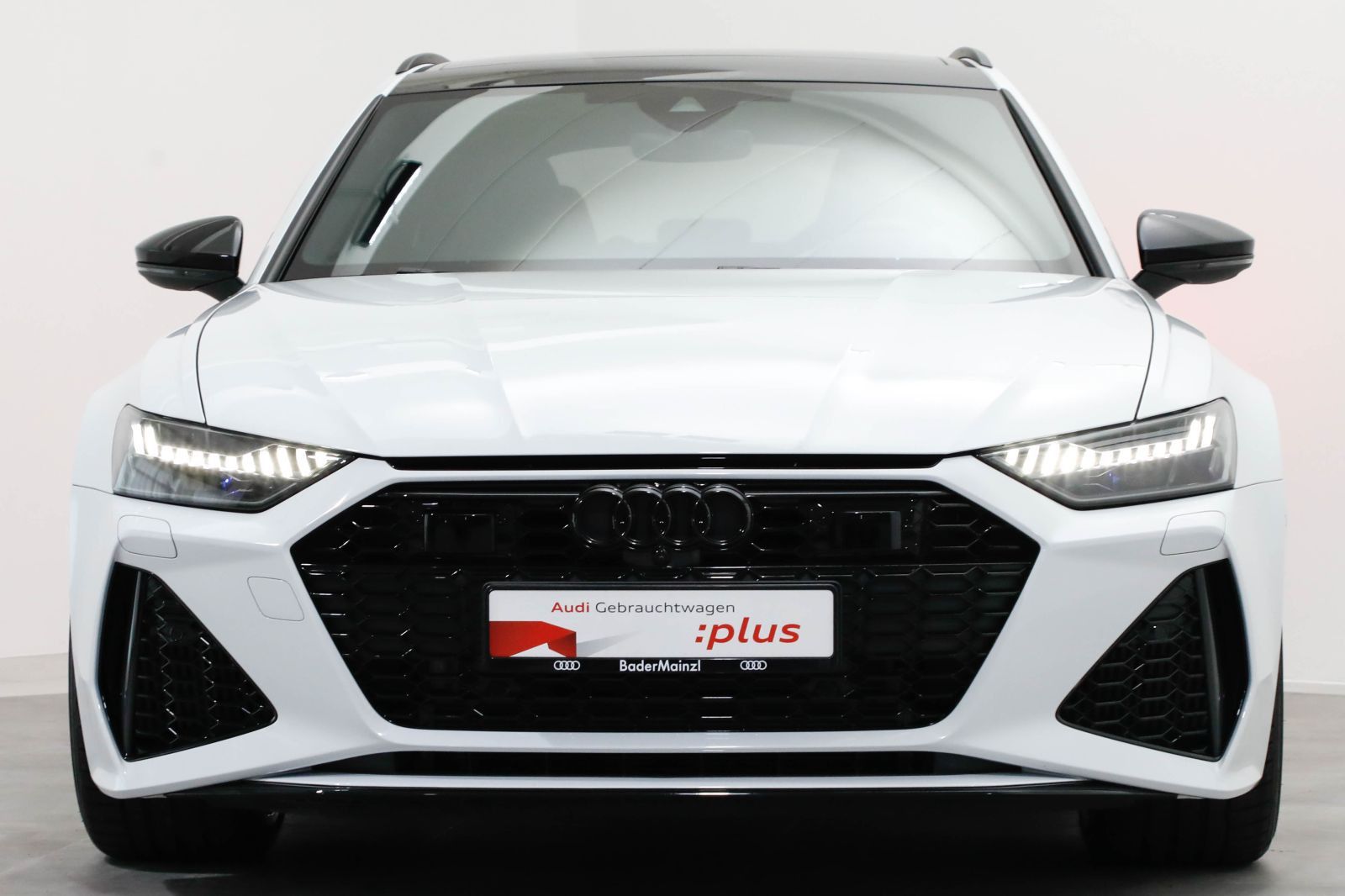 Audi RS 6 Avant AHK Matrix HUD Keramik Pano 305km/h