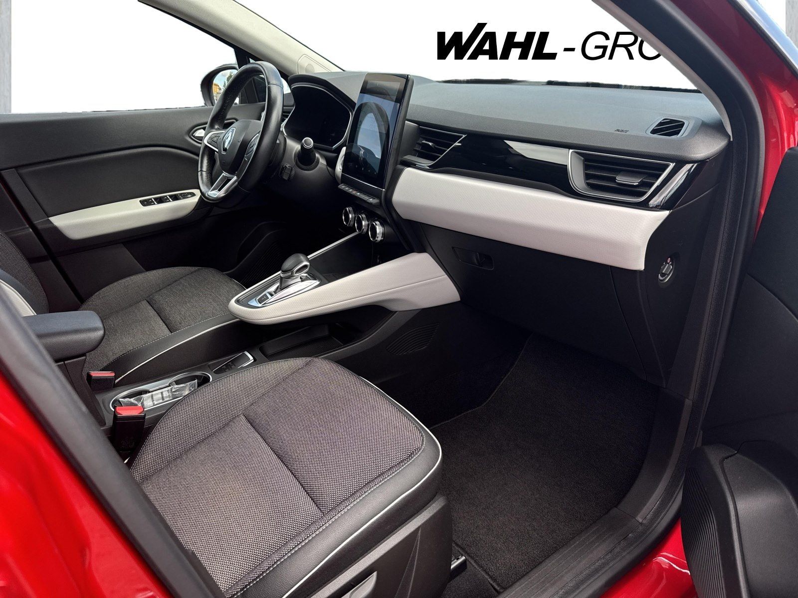 Renault Captur E-TECH 160 Edition One - Samsaru's Car Outlet