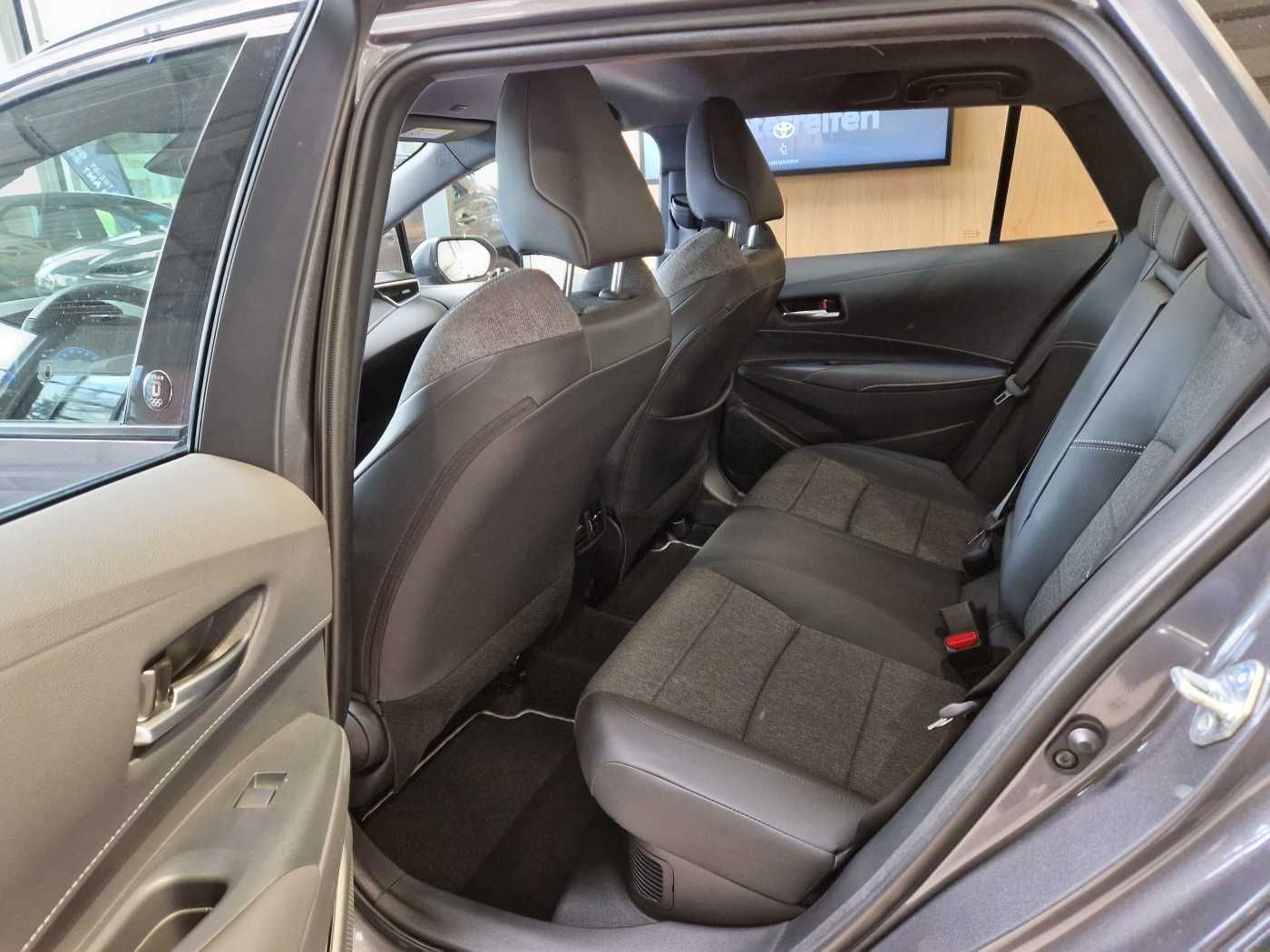 Toyota Corolla Touring Sports Hybrid 2.0 Team D/AHK