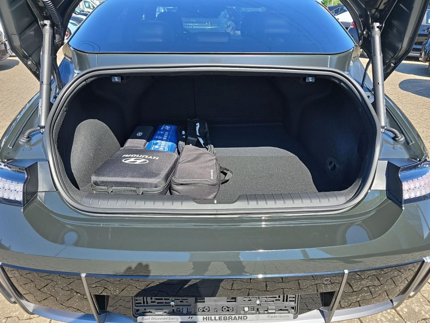 Hyundai IONIQ 6 Uniq Elektro 4WD 77 HUD StandHZG Navi Le